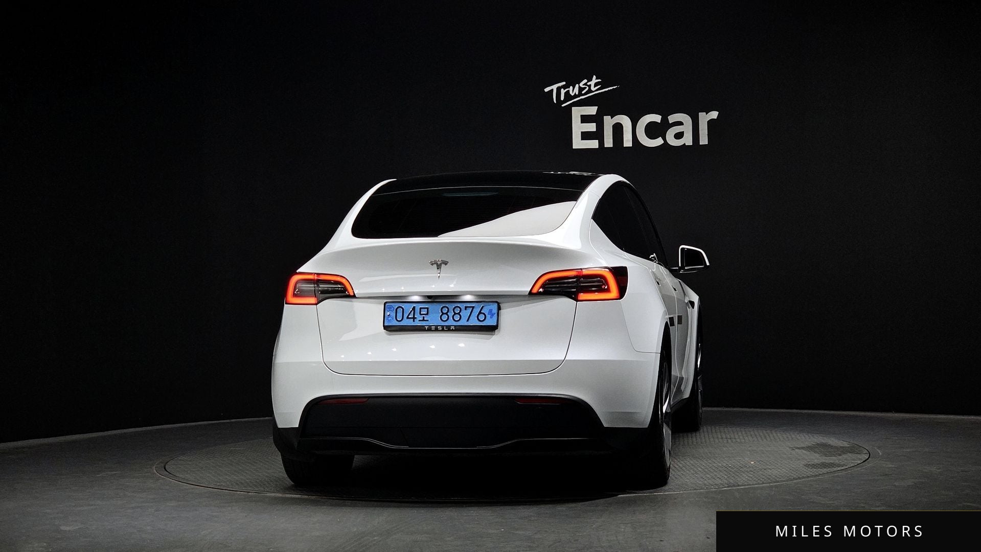 Tesla Model Y 2024 — миниатюра 4
