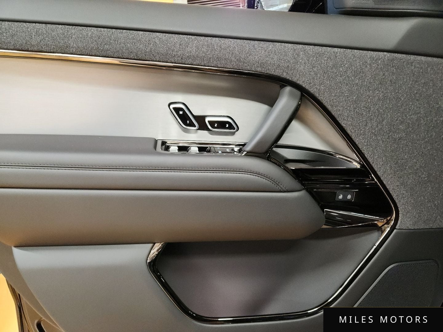 Land Rover Range Rover Sport 2025 — миниатюра 11