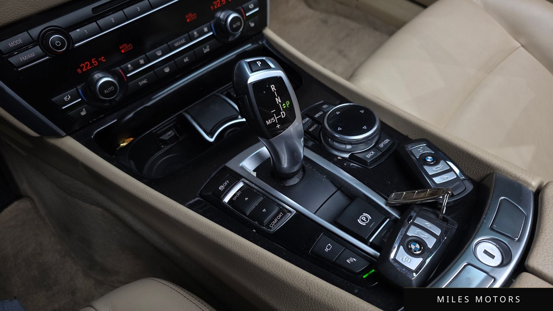 BMW 5 Series GT (F07) 2014 — миниатюра 11