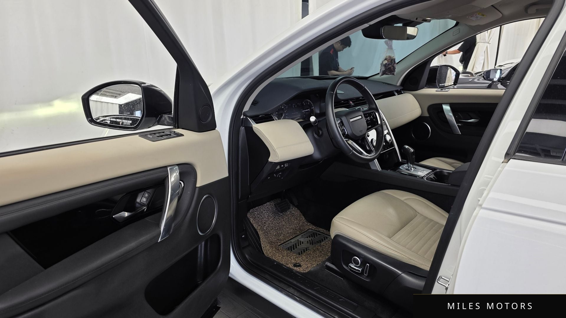 Land Rover Discovery Sport 2021 — миниатюра 10