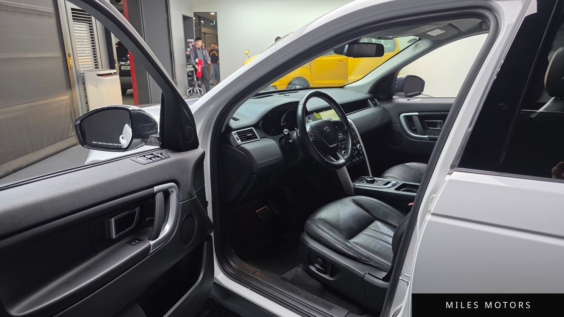 Land Rover Discovery Sport 2017 — миниатюра 10