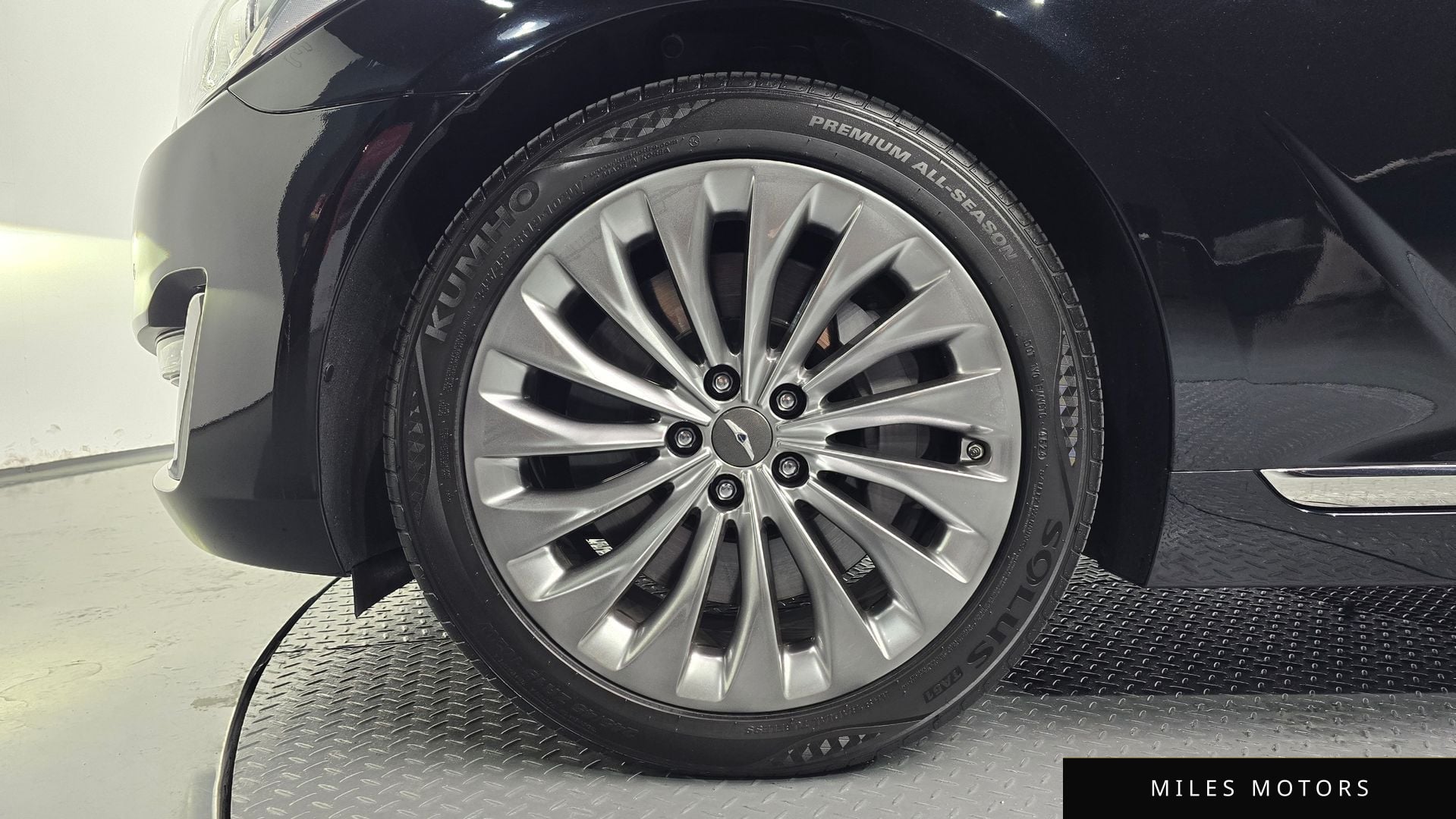 Genesis EQ900 2016 — миниатюра 5