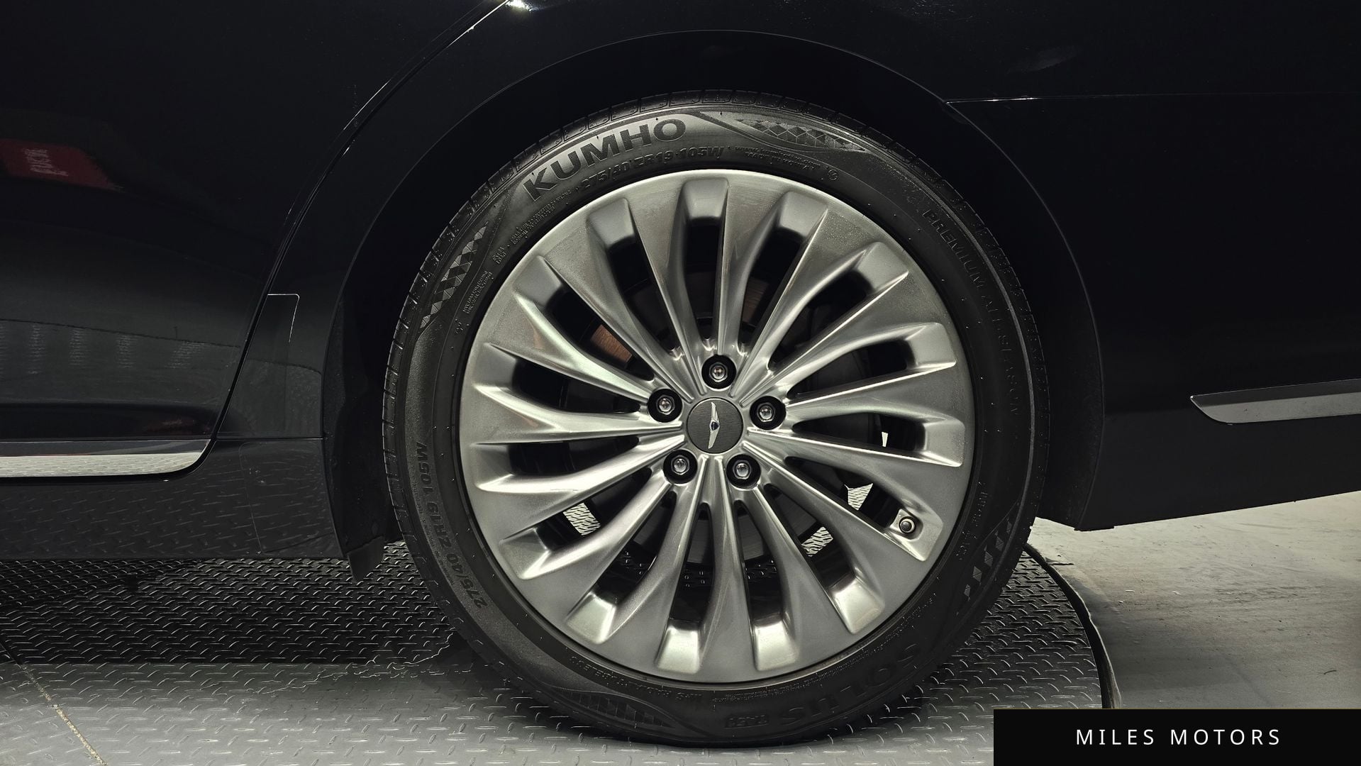 Genesis EQ900 2016 — миниатюра 7