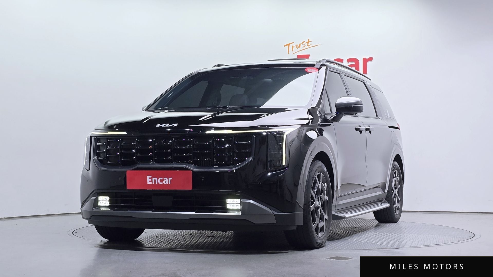 Kia Canival 2025 — фото 1 из 12