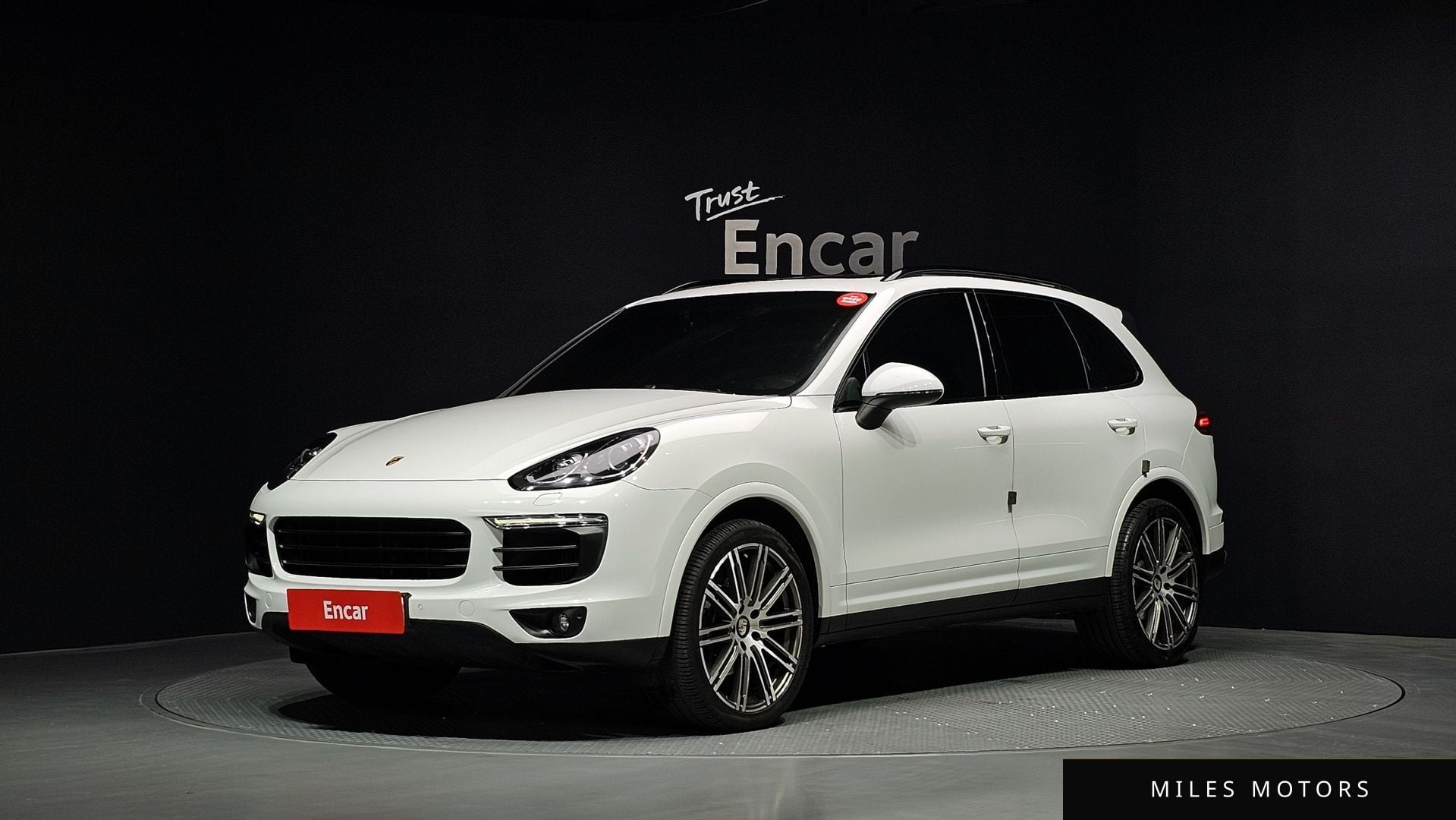 Porsche Cayenne 2017 — фото 1 из 12