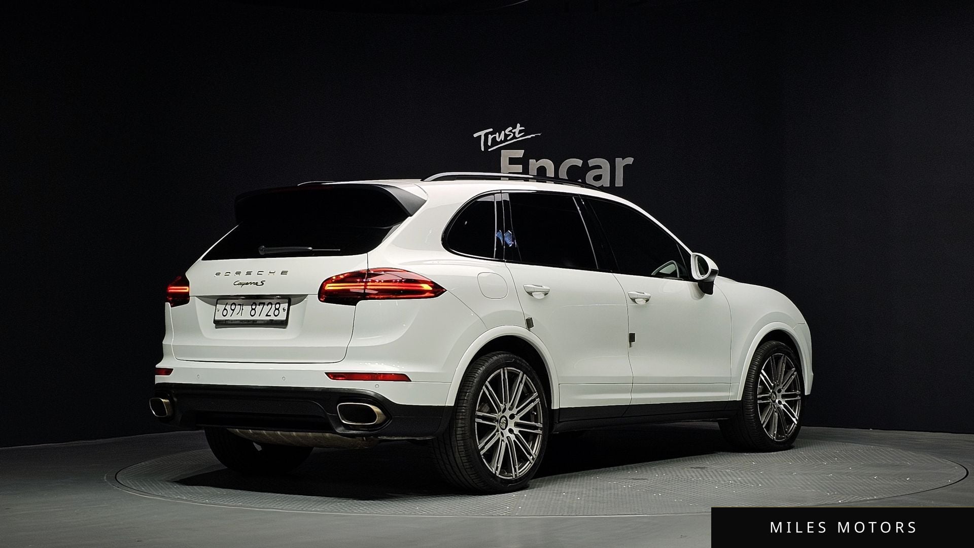 Porsche Cayenne 2017 — миниатюра 2