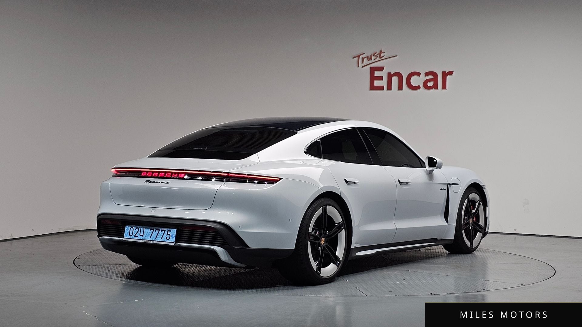 Porsche Taycan 2026 — миниатюра 2
