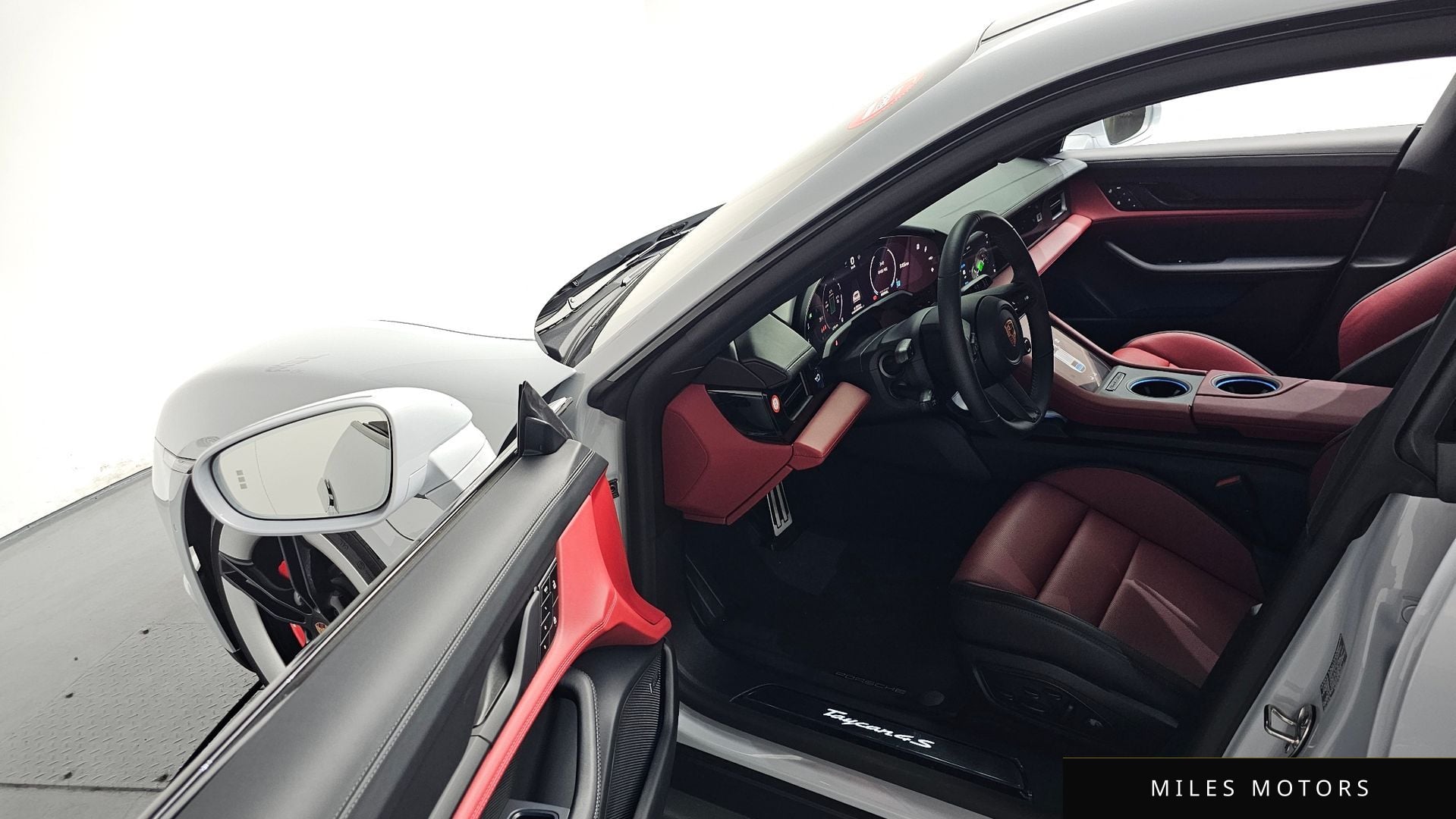 Porsche Taycan 2026 — миниатюра 10