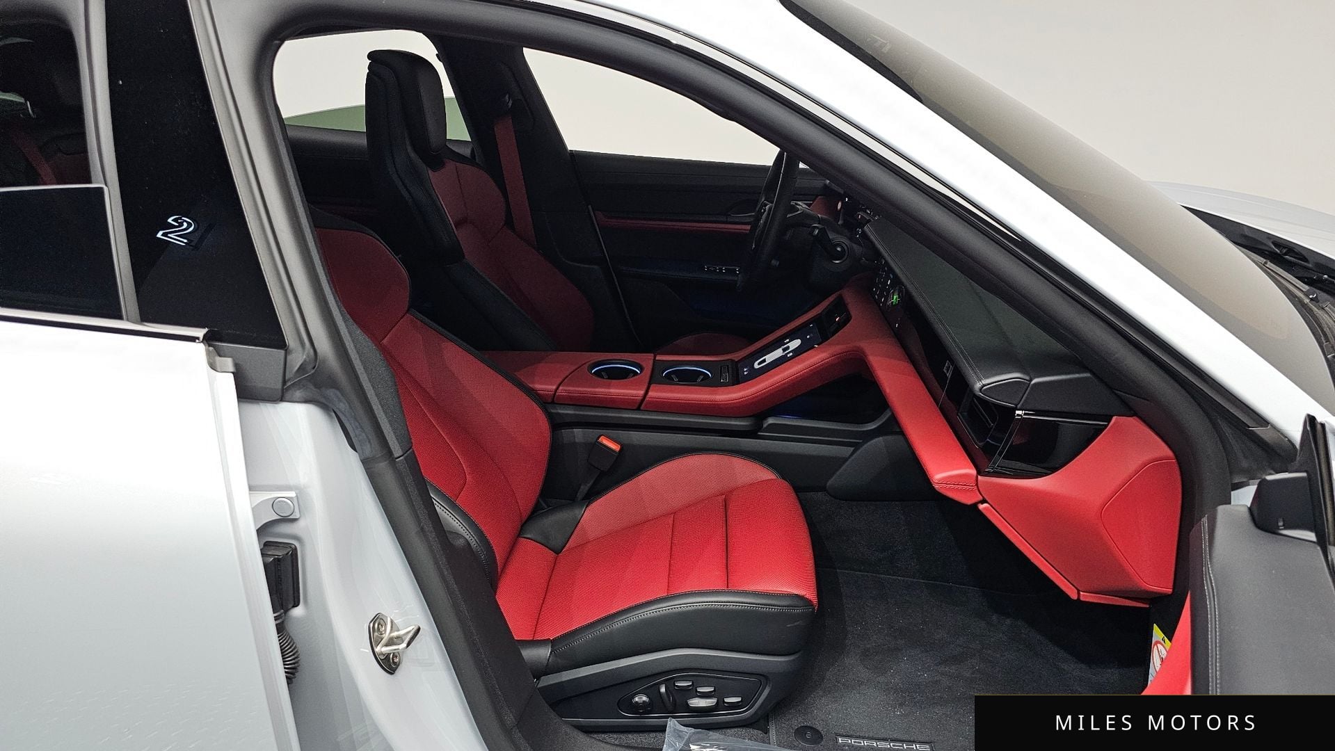 Porsche Taycan 2026 — миниатюра 12