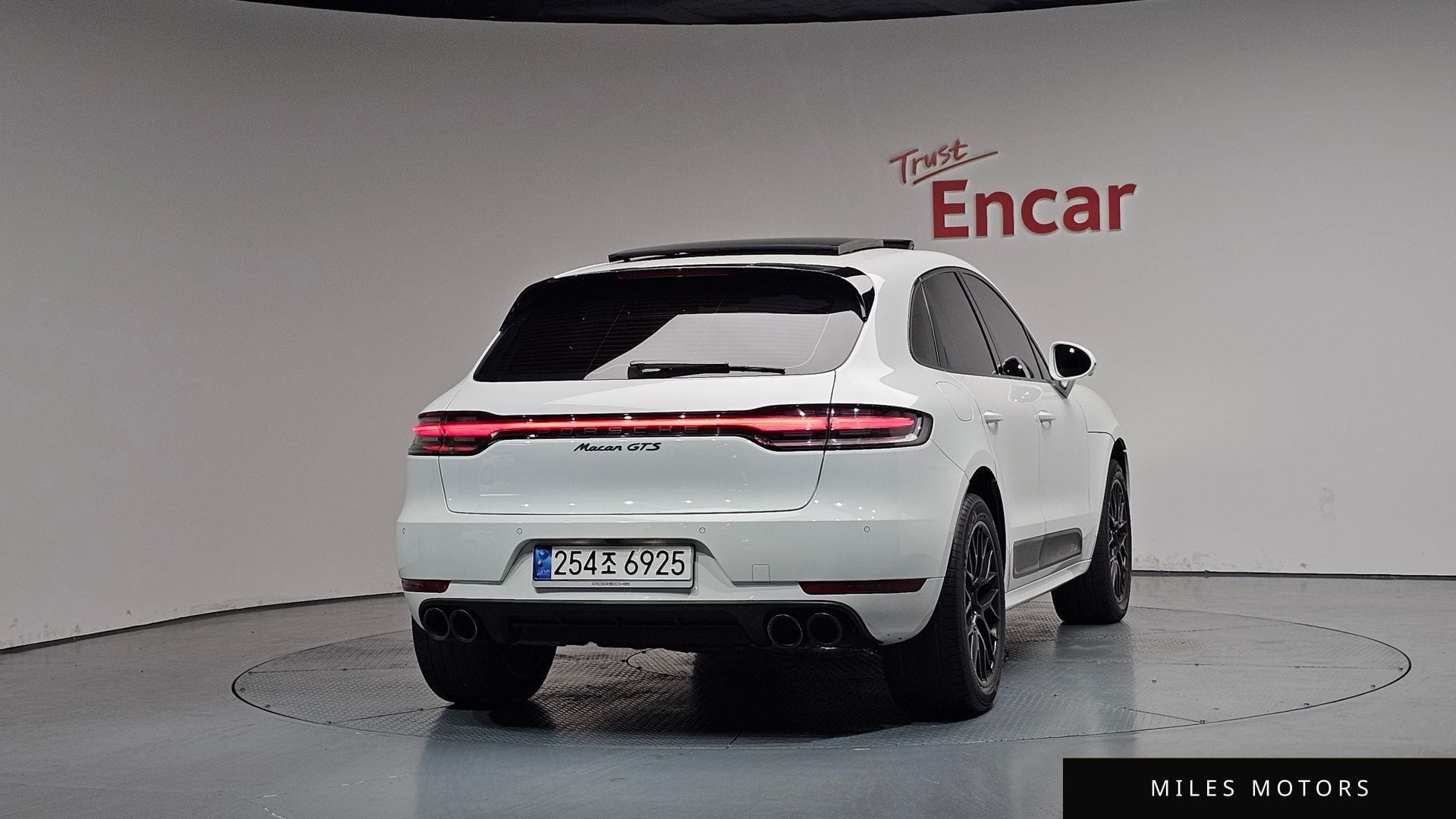 Porsche Macan 2018 — миниатюра 3