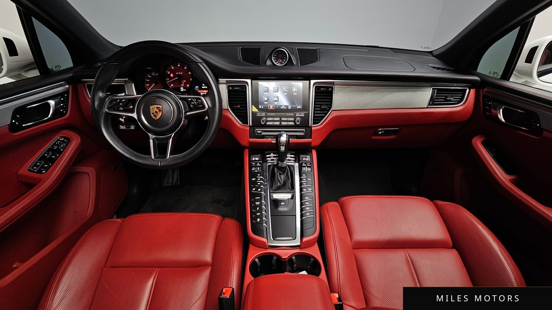 Porsche Macan 2018 — миниатюра 9