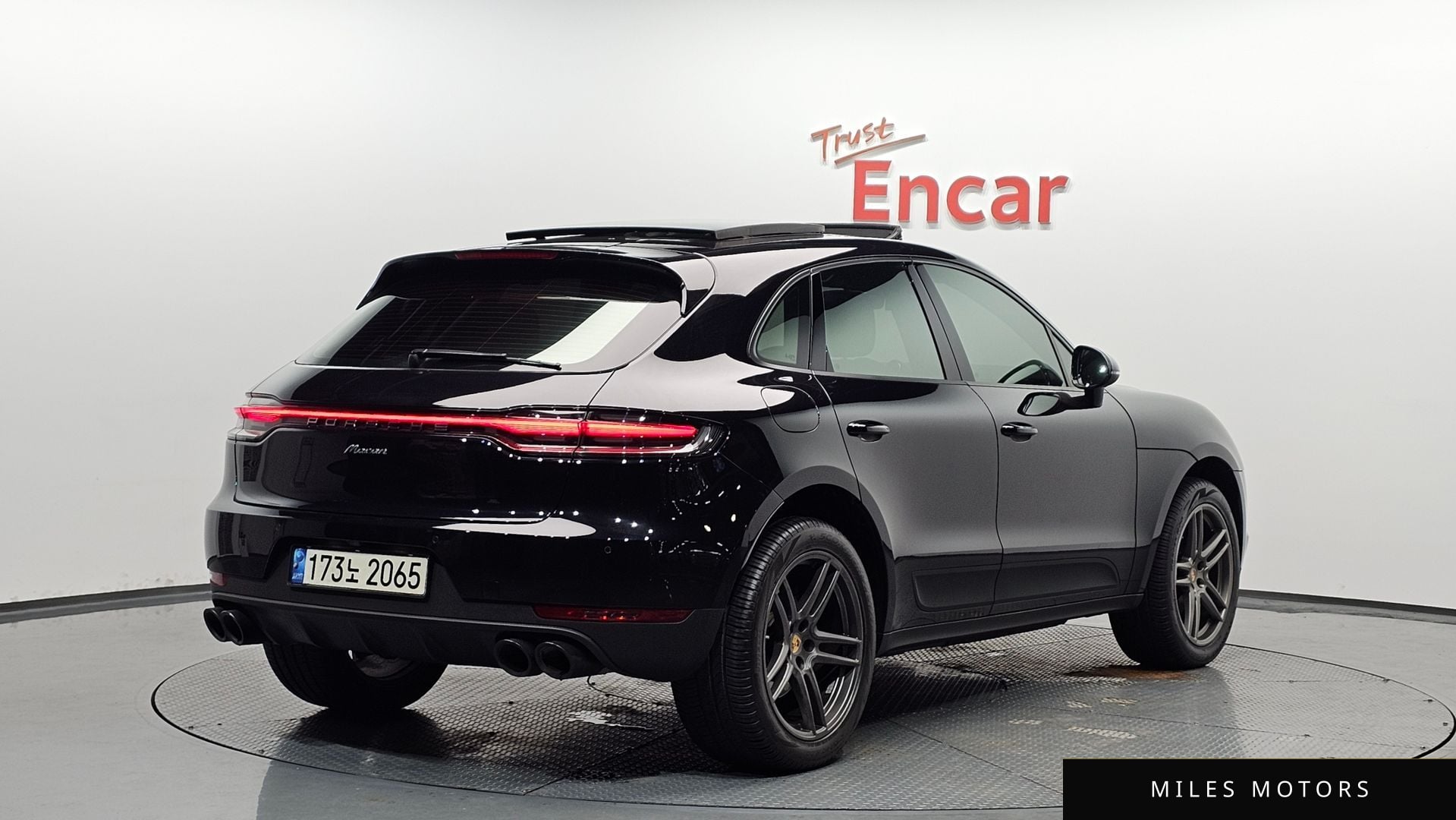 Porsche Macan 2019 — фото 1 из 12