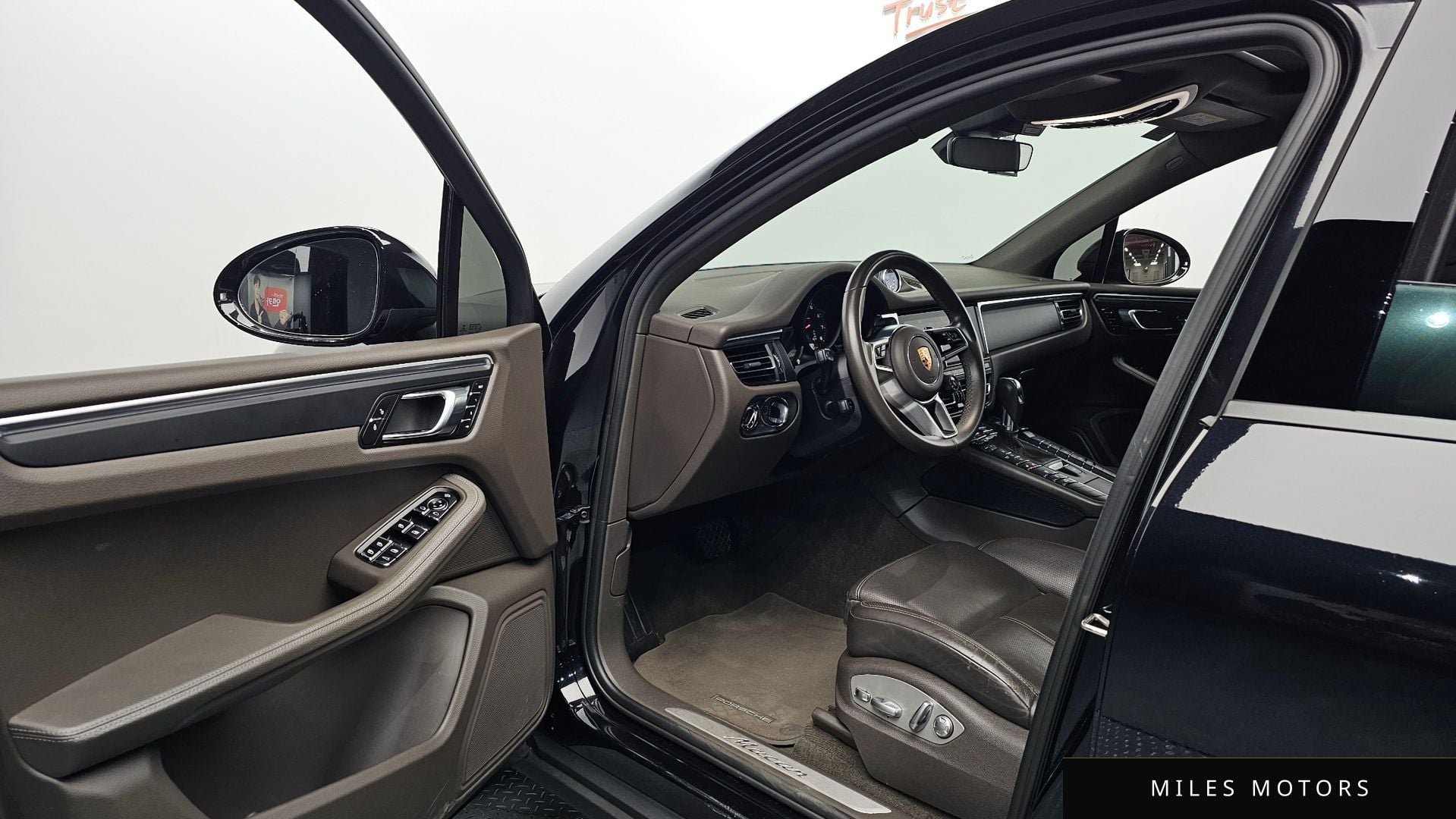 Porsche Macan 2019 — миниатюра 12