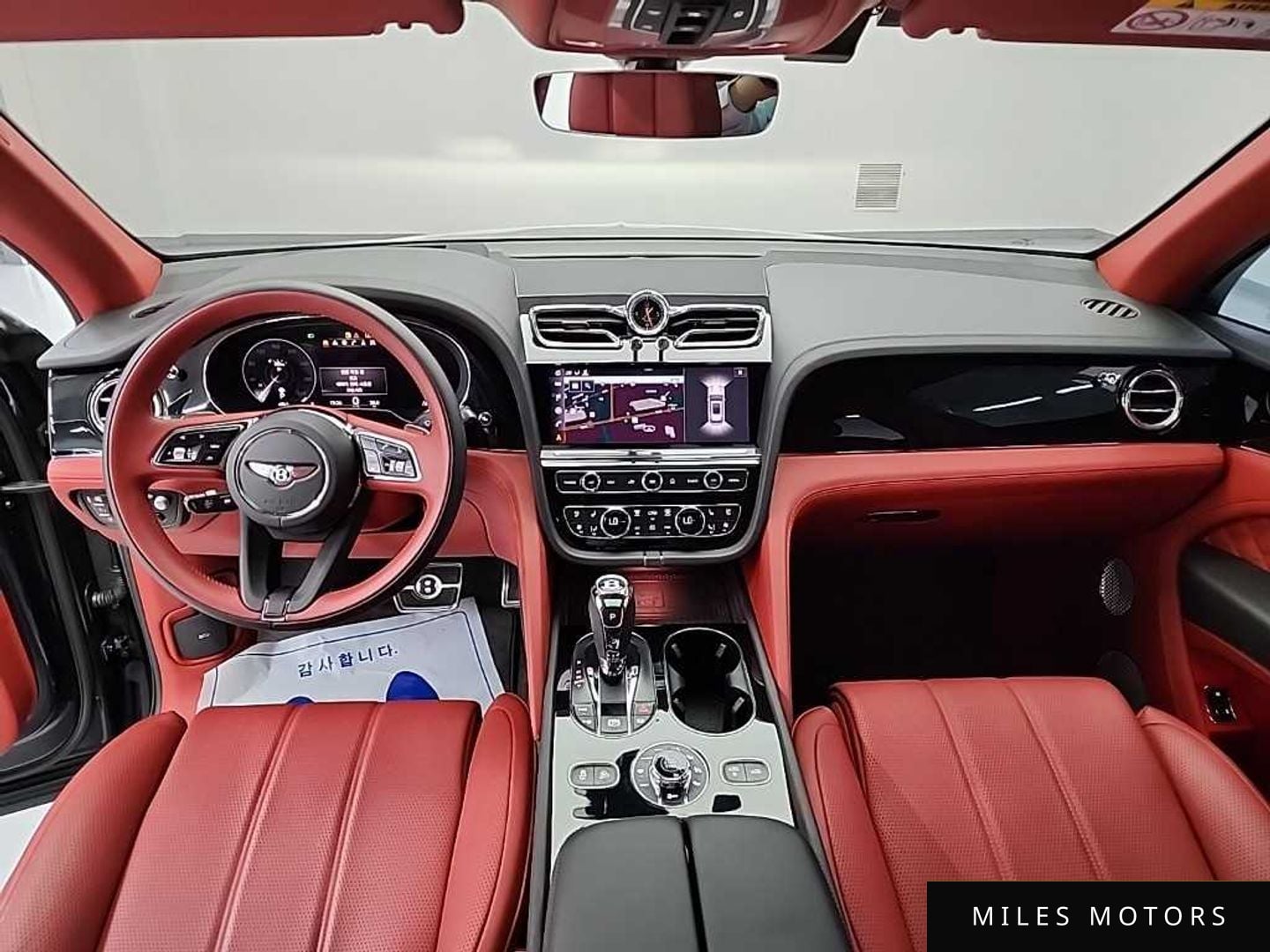 Bentley Bentayga 2022 — миниатюра 8