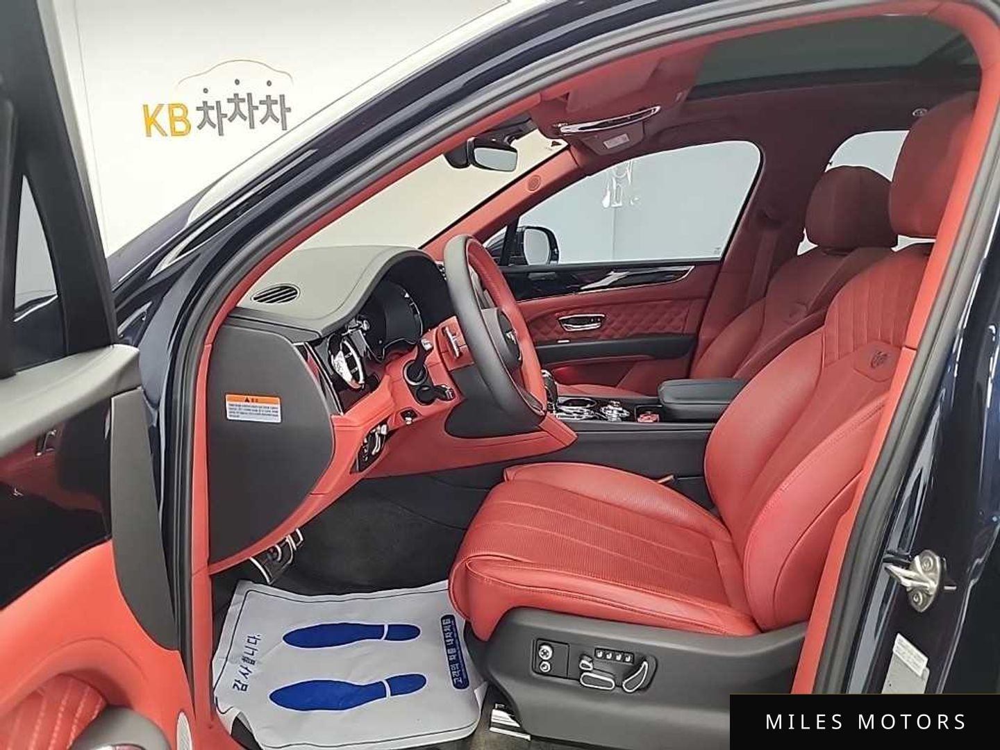Bentley Bentayga 2022 — миниатюра 12