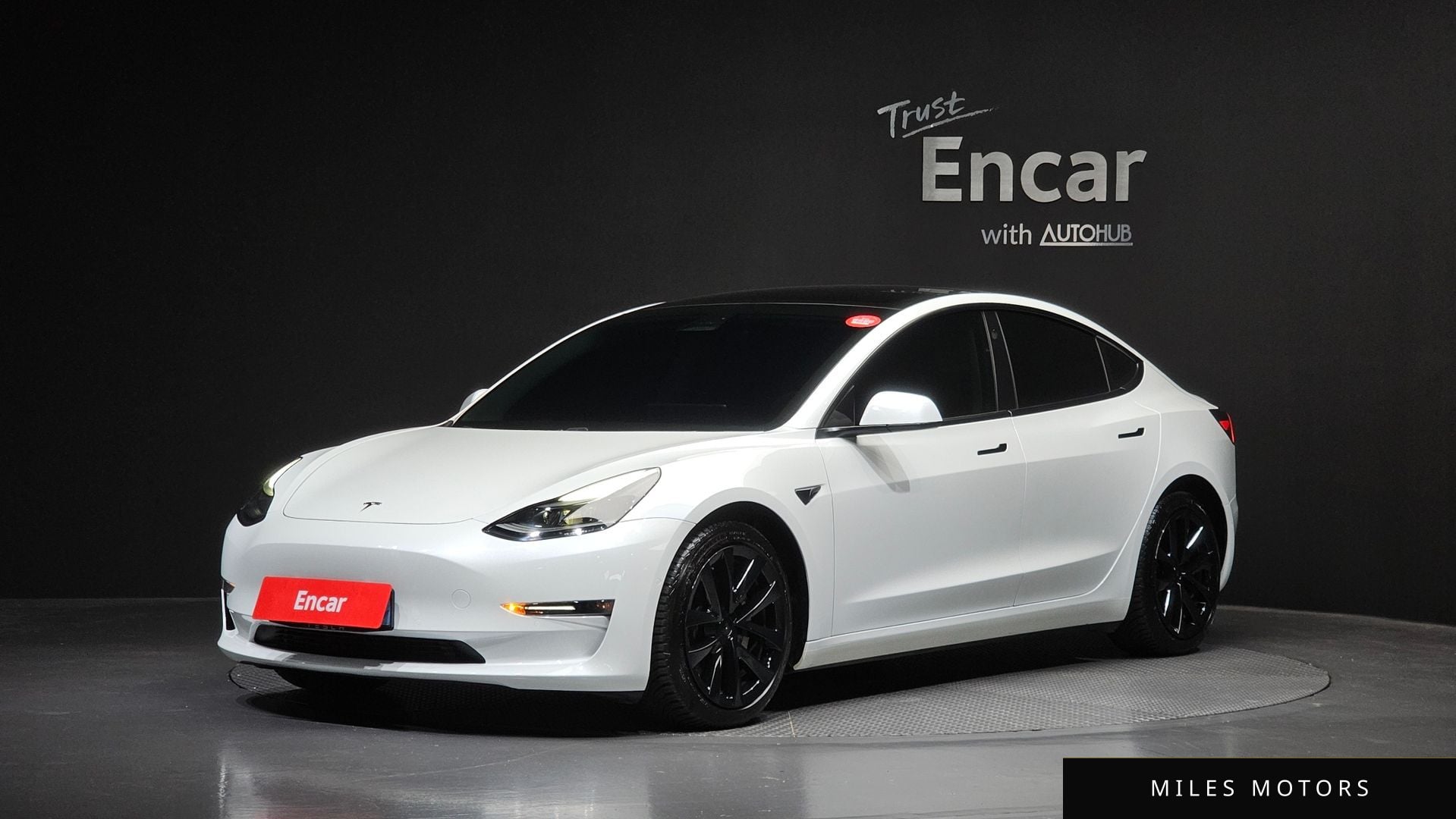 Tesla Model 3 2021 — фото 1 из 12