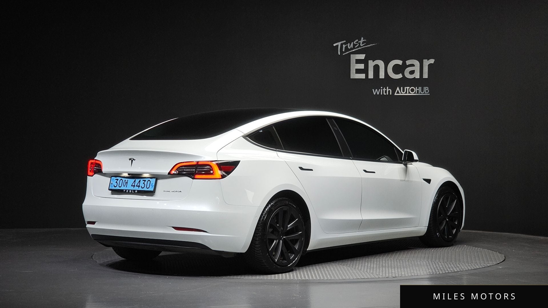 Tesla Model 3 2021 — миниатюра 2