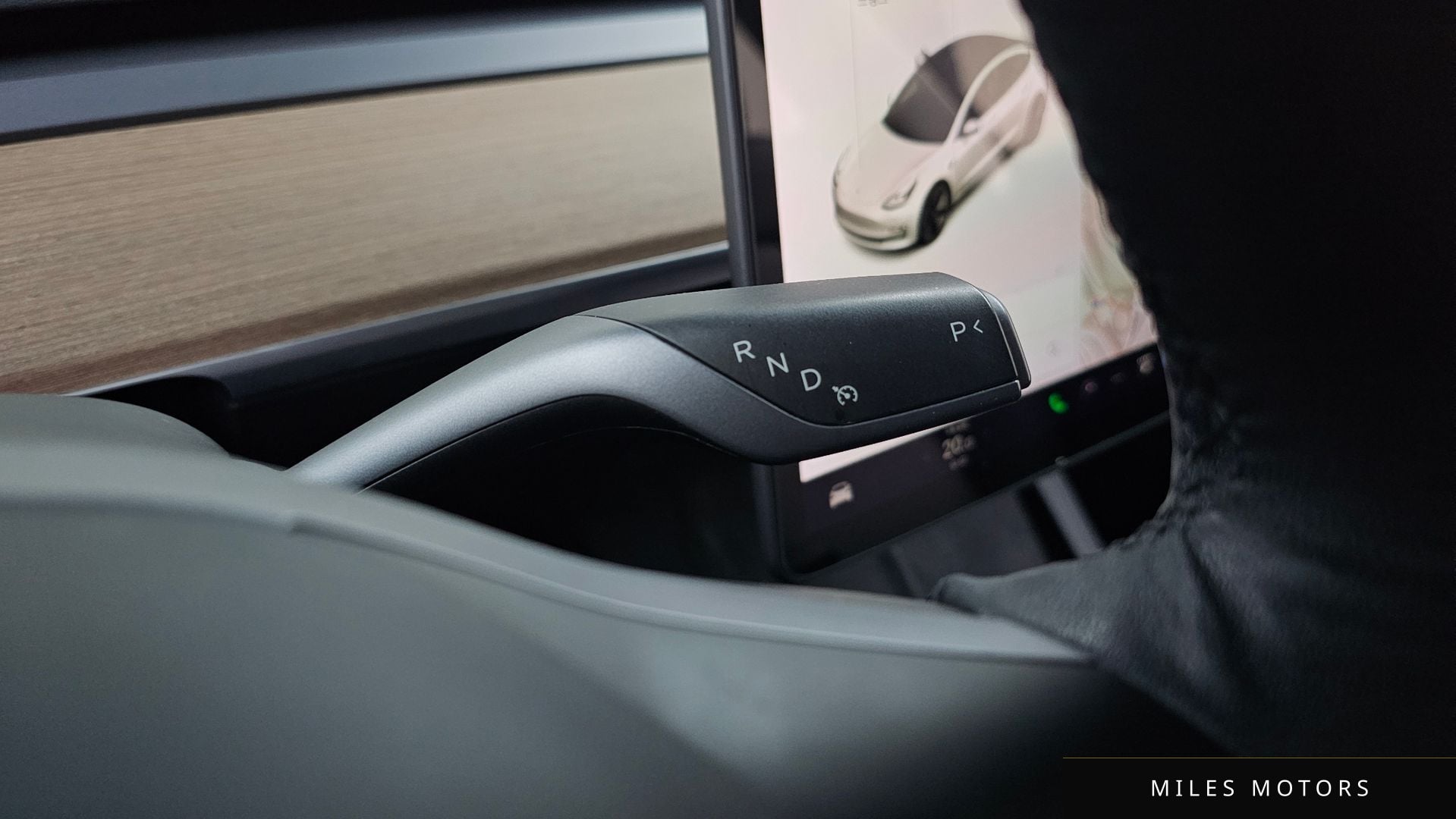 Tesla Model 3 2021 — миниатюра 12