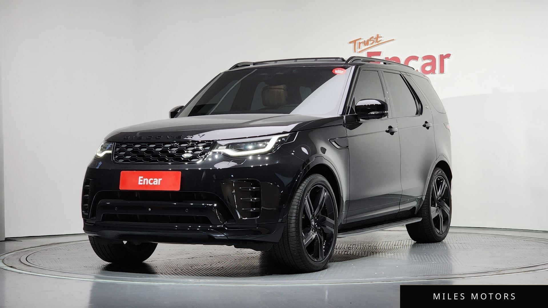 Land Rover Discovery 2025 — фото 1 из 12