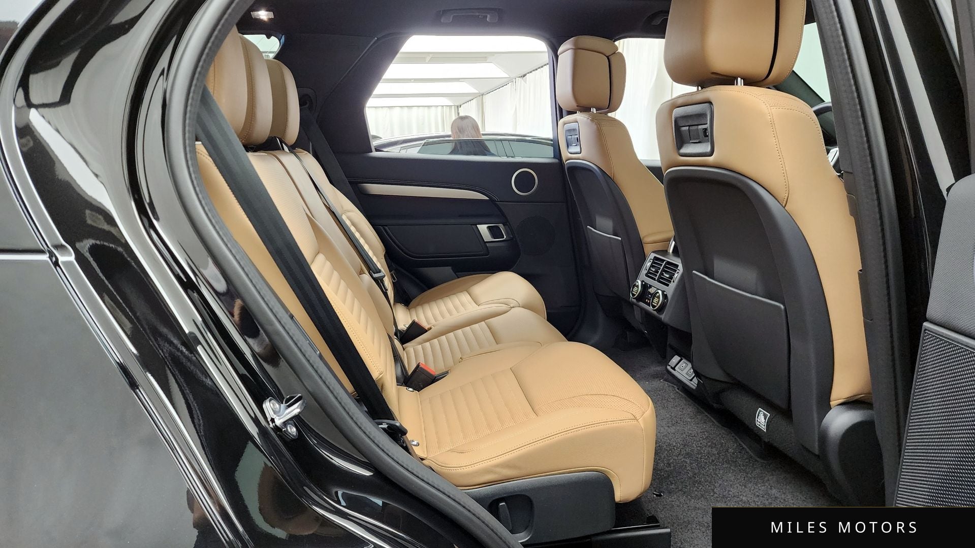 Land Rover Discovery 2025 — миниатюра 12