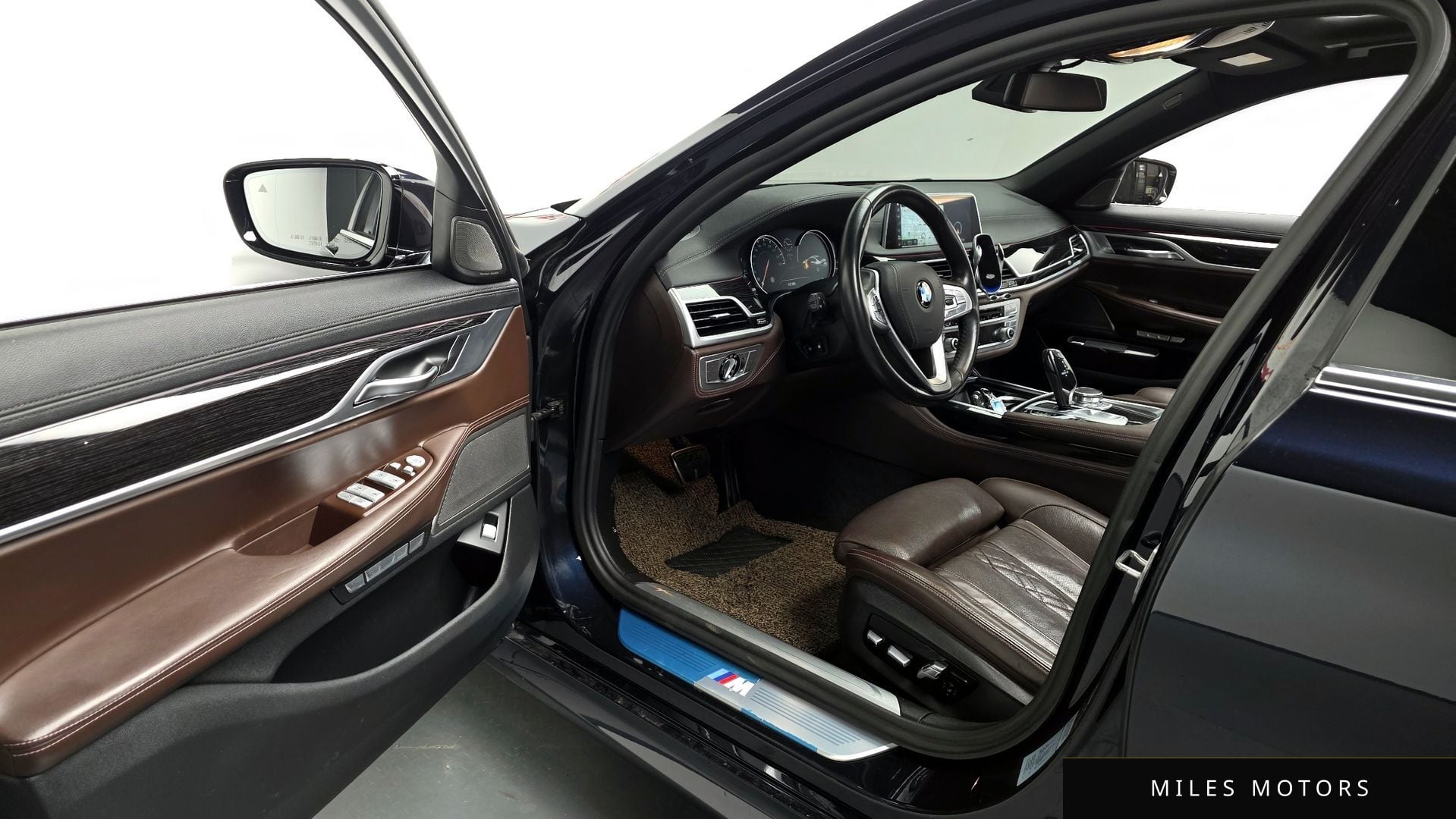 BMW 7 Series (G11) 2018 — миниатюра 10