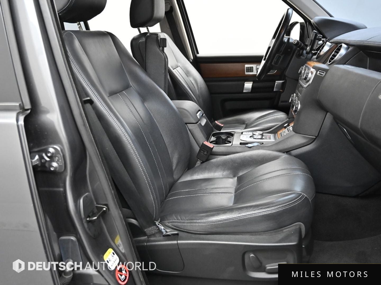 Land Rover Discovery 2016 — миниатюра 10