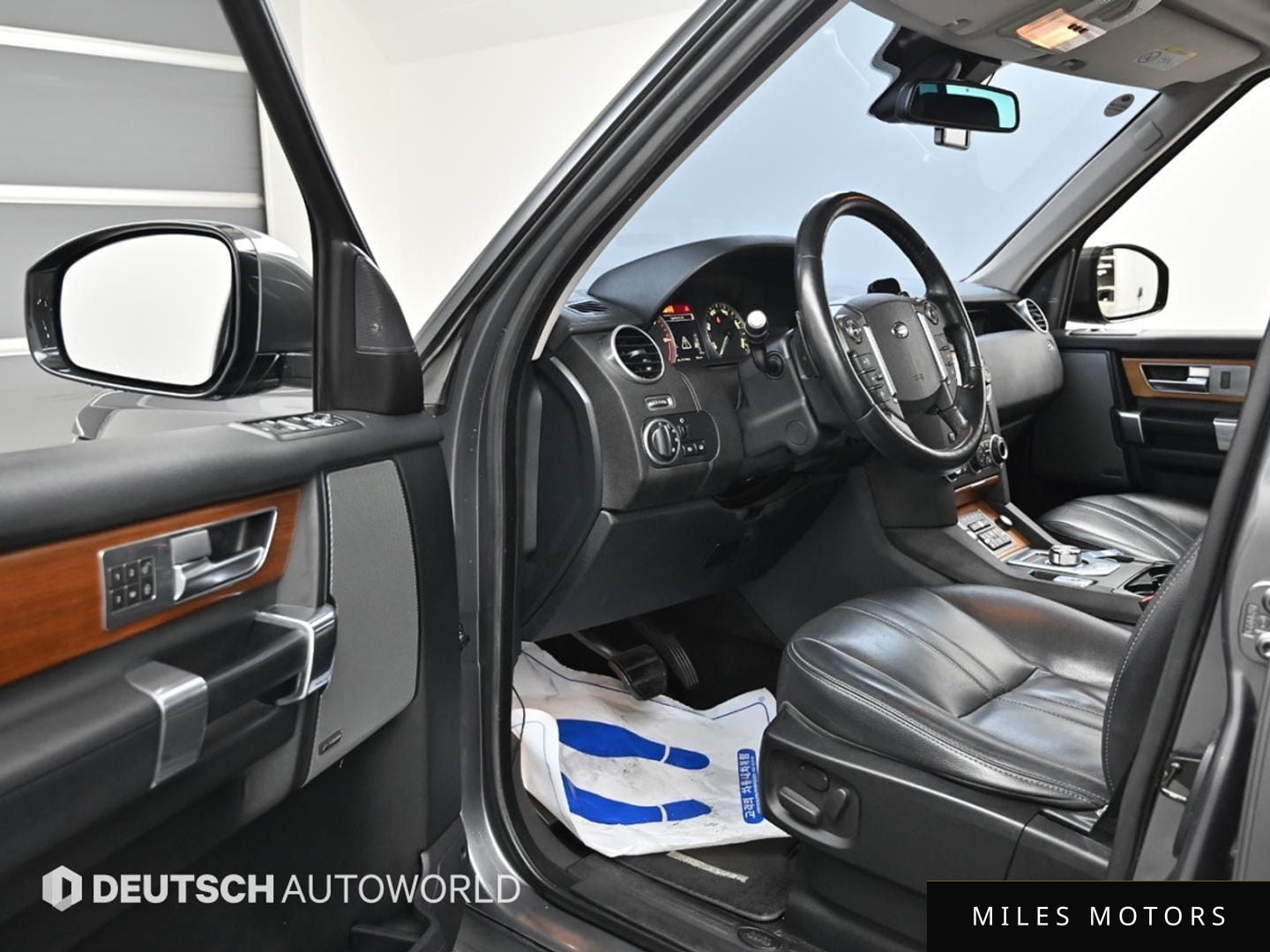 Land Rover Discovery 2016 — миниатюра 11