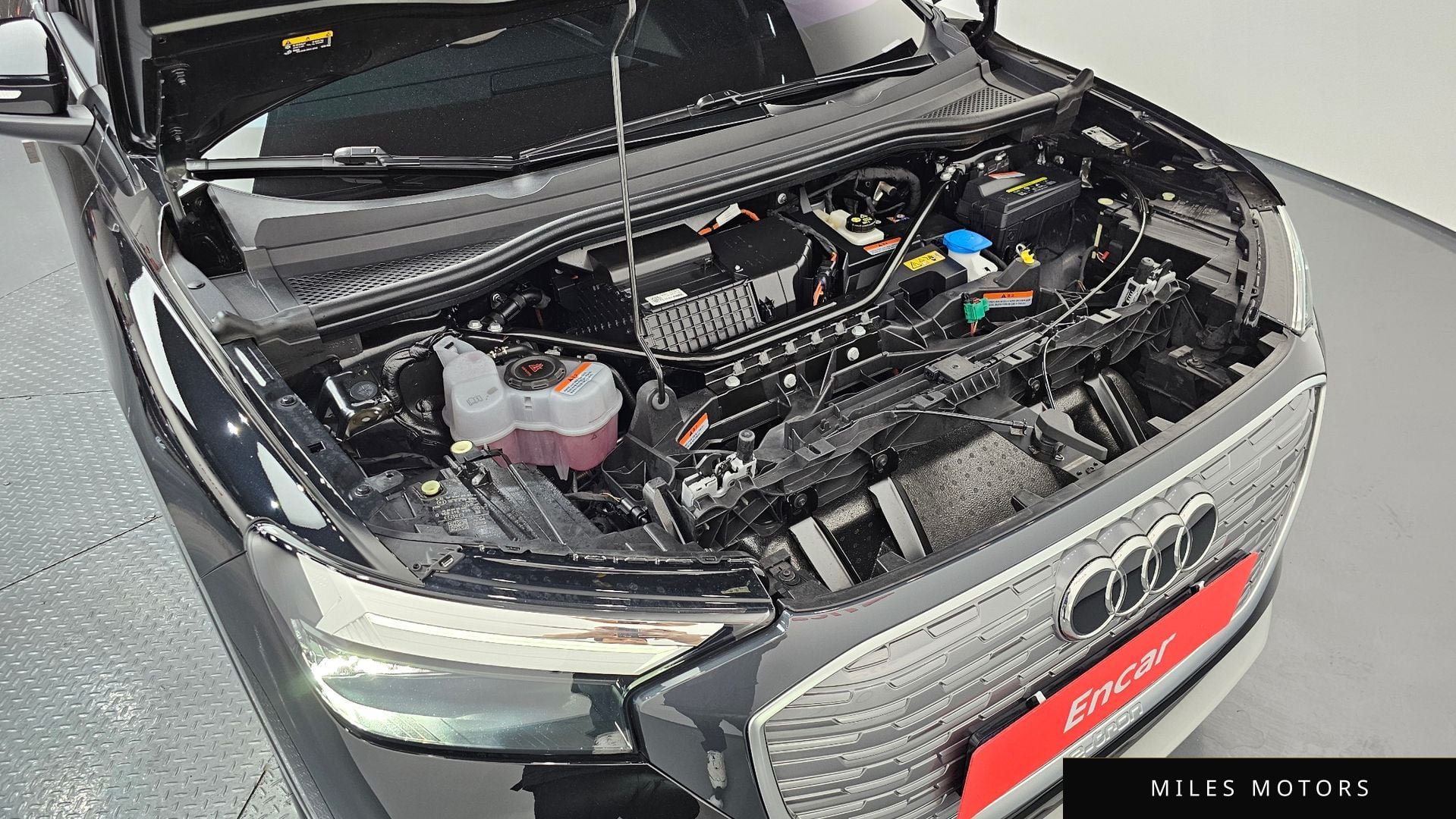 Audi Q4 e-tron 2025 — миниатюра 6
