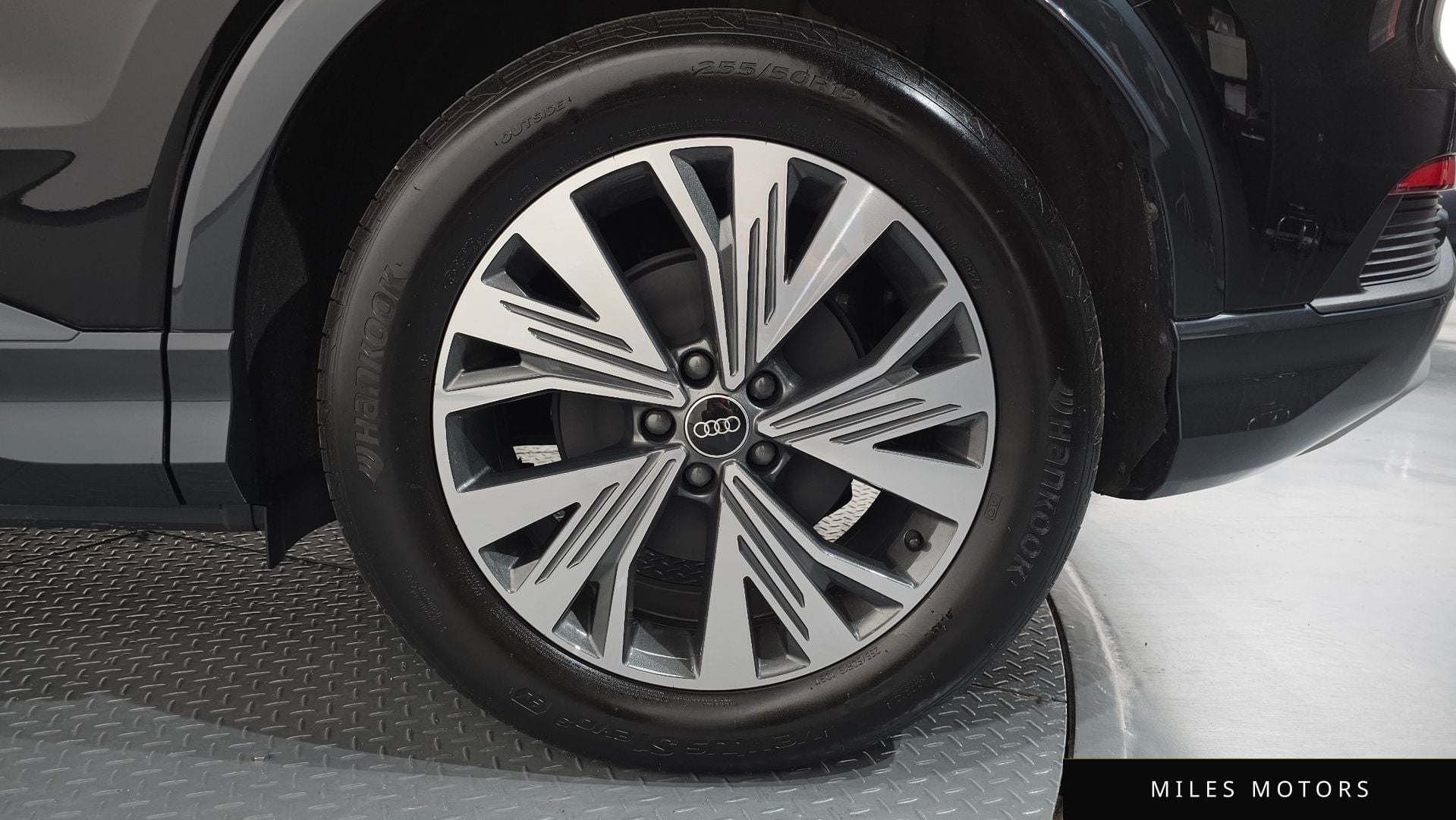 Audi Q4 e-tron 2025 — миниатюра 7