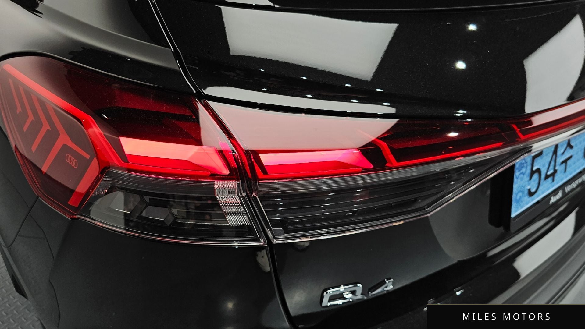 Audi Q4 e-tron 2025 — миниатюра 9