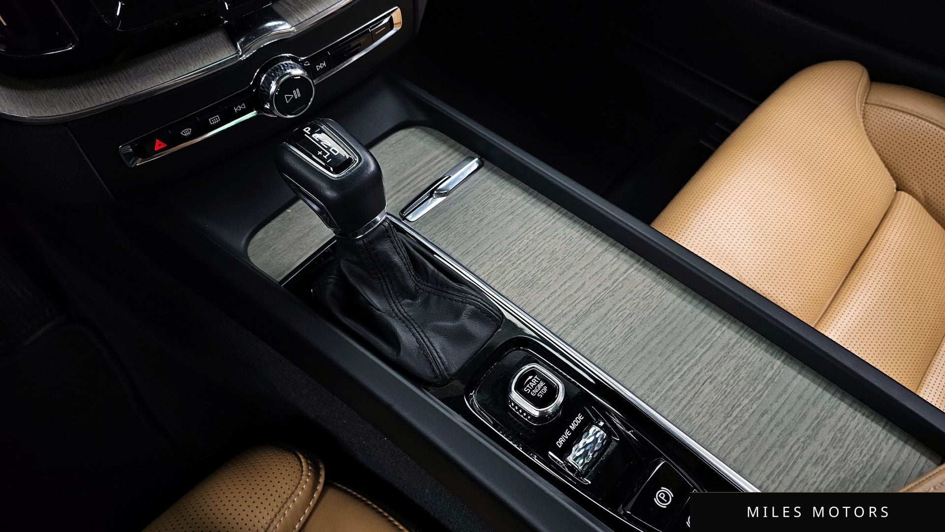 Volvo XC60 2019 — миниатюра 12