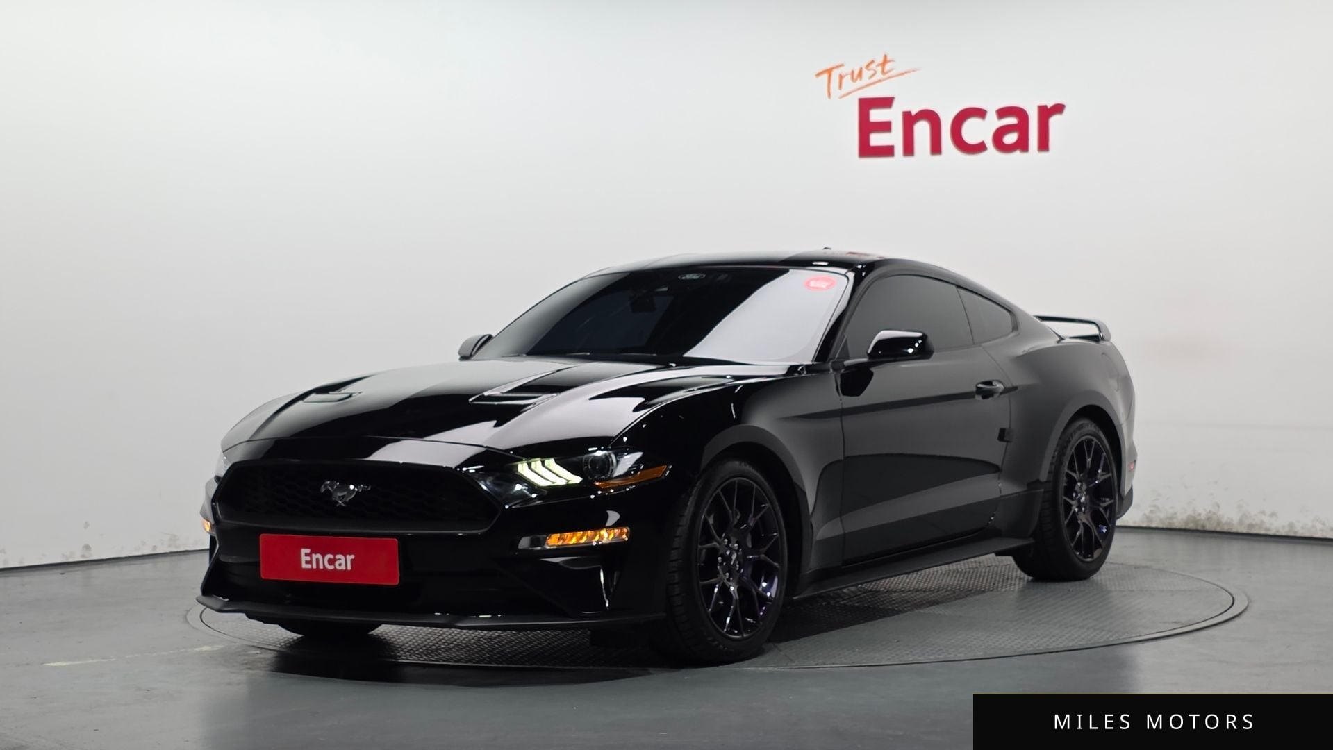 Ford Mustang 2021 — фото 1 из 12