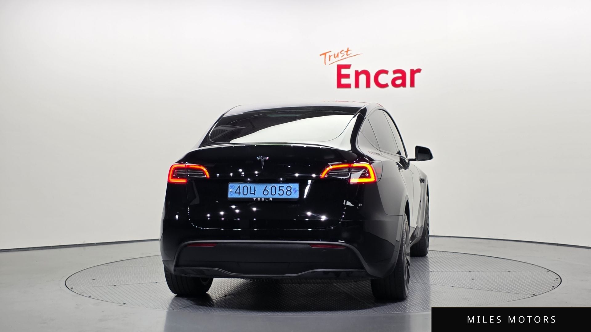 Tesla Model Y 2024 — миниатюра 4