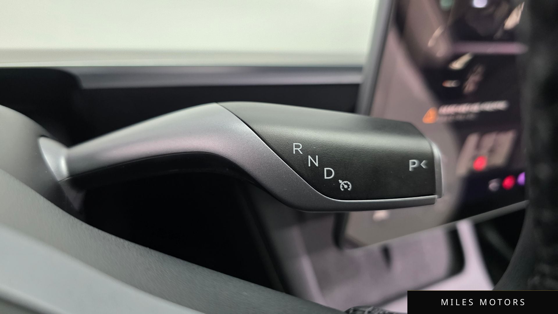 Tesla Model Y 2024 — миниатюра 9