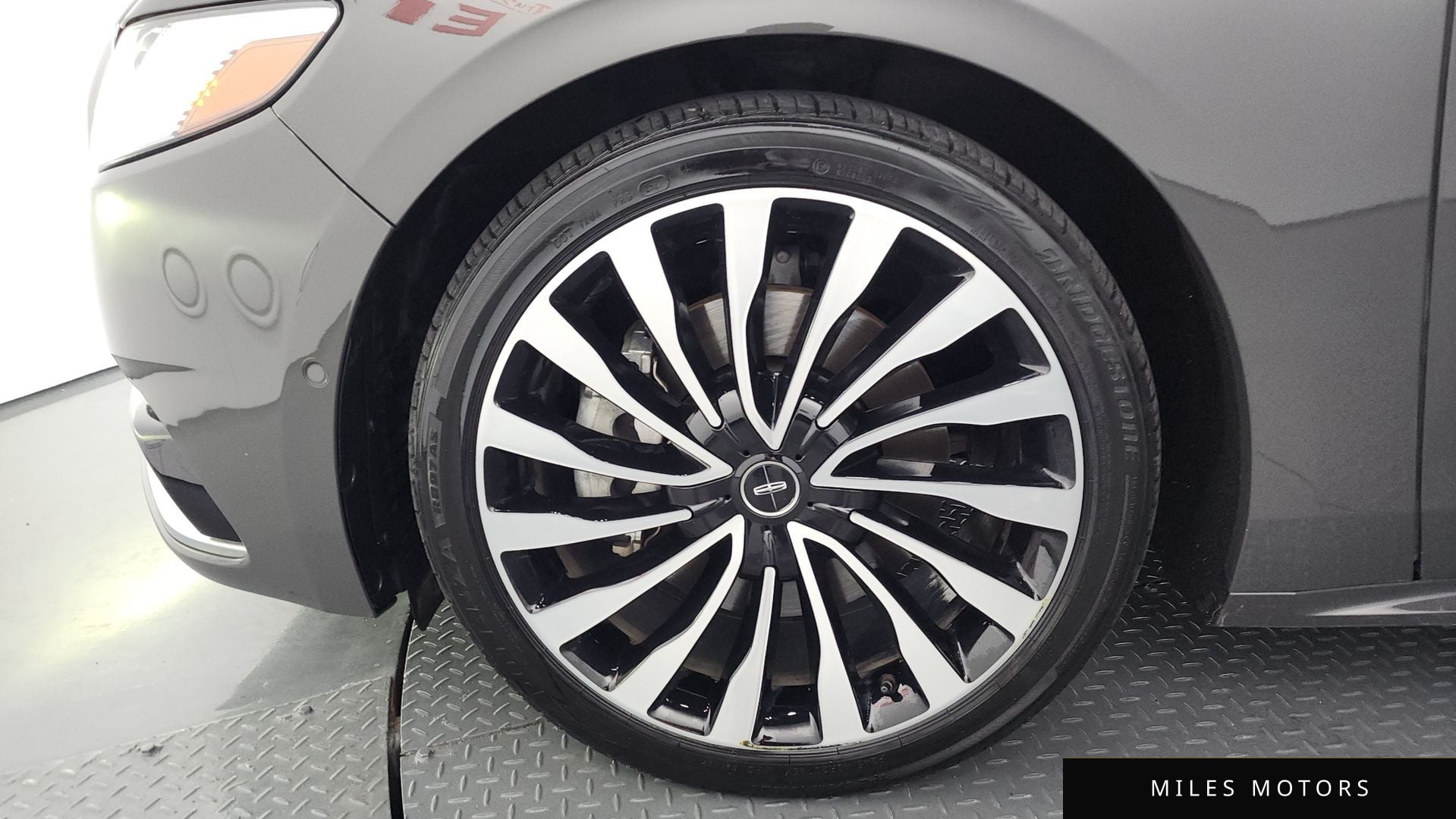 Lincoln Continental 2017 — миниатюра 5