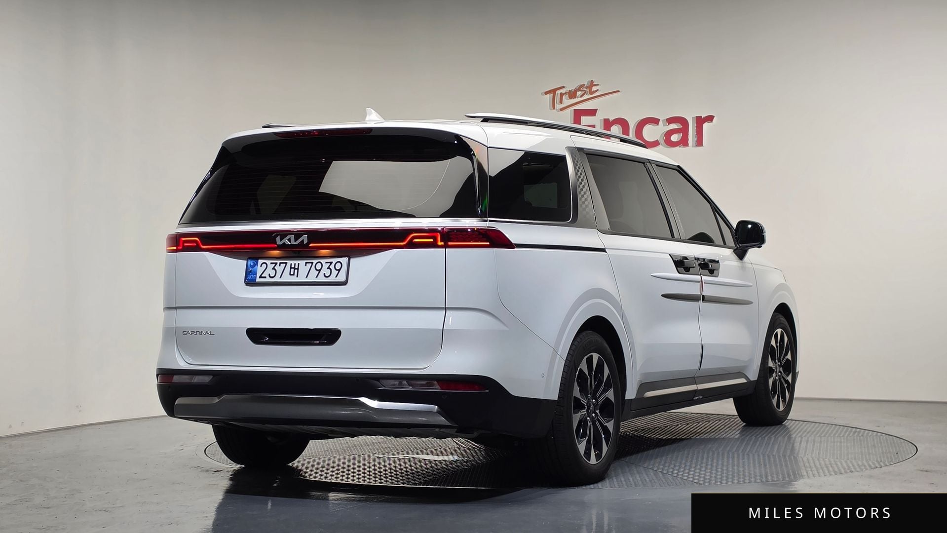 Kia Carnival 2023 — миниатюра 2