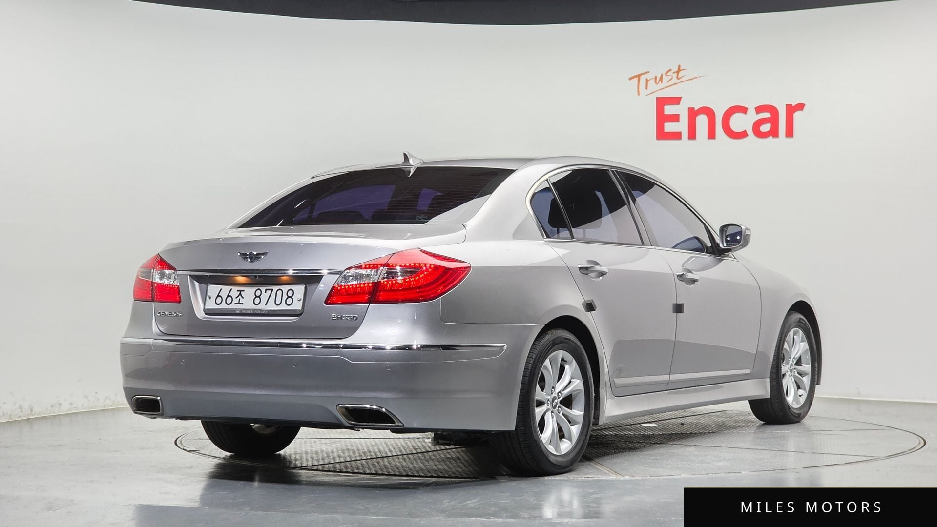 Hyundai Genesis 2012 — миниатюра 2