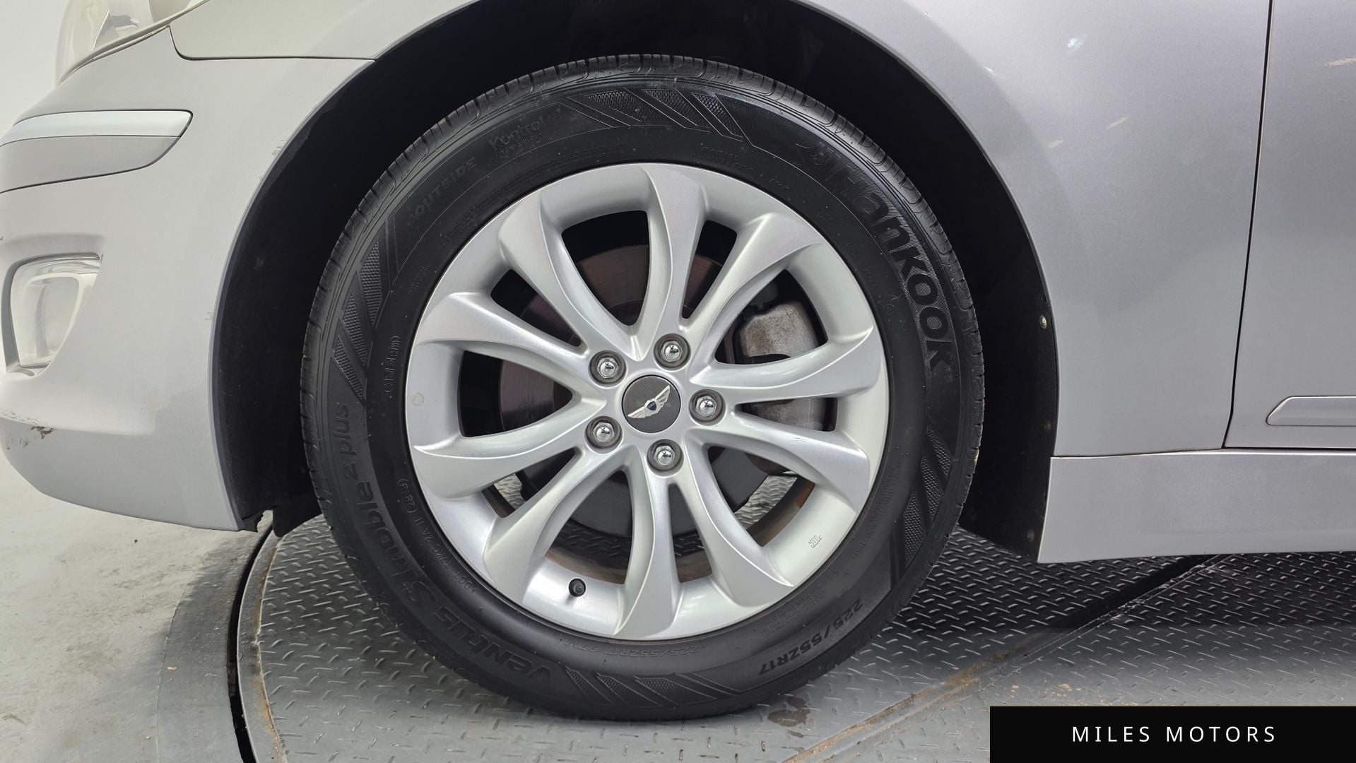 Hyundai Genesis 2012 — миниатюра 5
