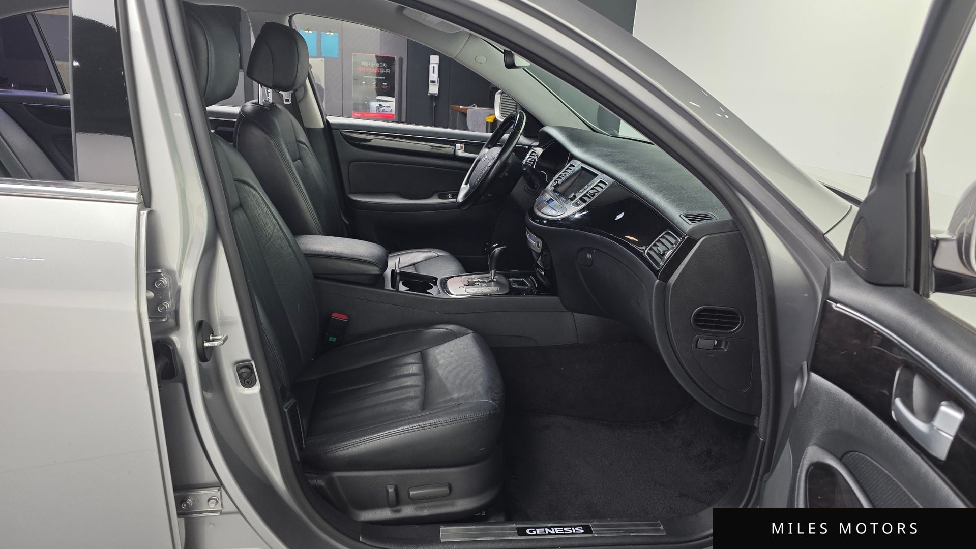 Hyundai Genesis 2012 — миниатюра 11