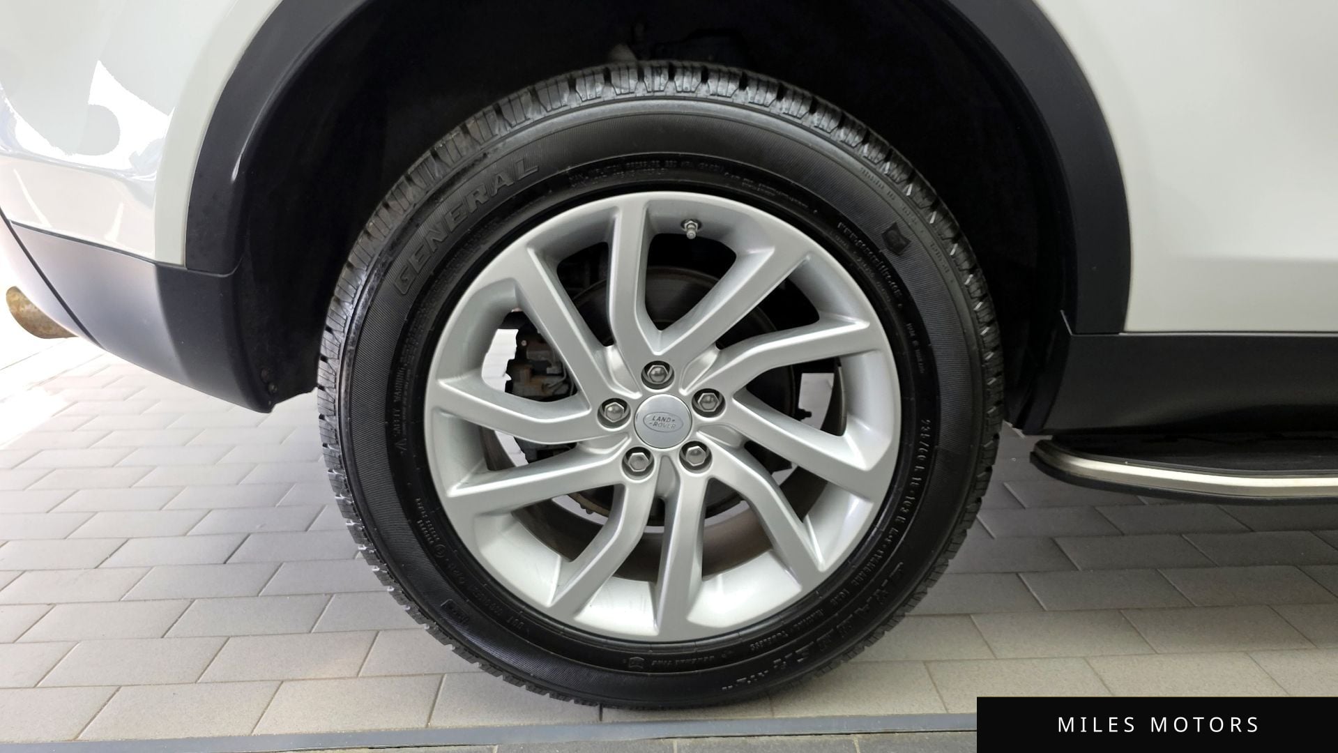 Land Rover Discovery Sport 2017 — миниатюра 5