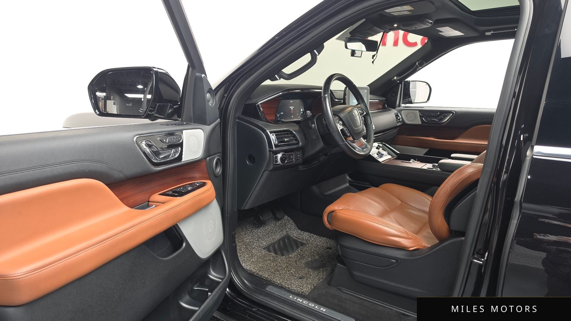 Lincoln Navigator 2021 — миниатюра 10