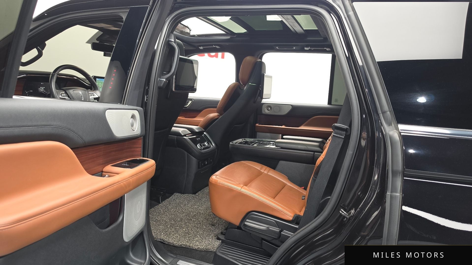 Lincoln Navigator 2021 — миниатюра 11