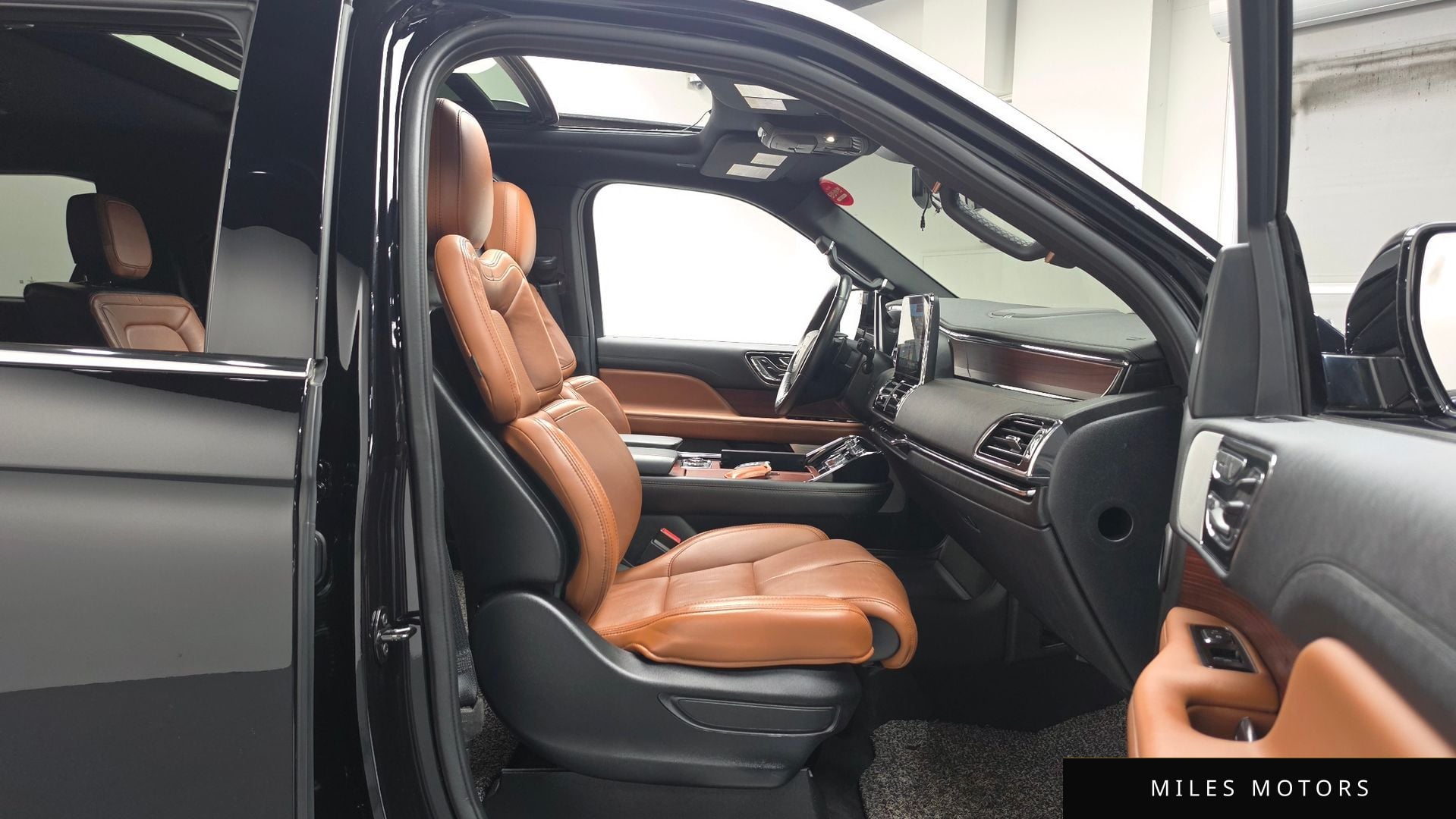Lincoln Navigator 2021 — миниатюра 12