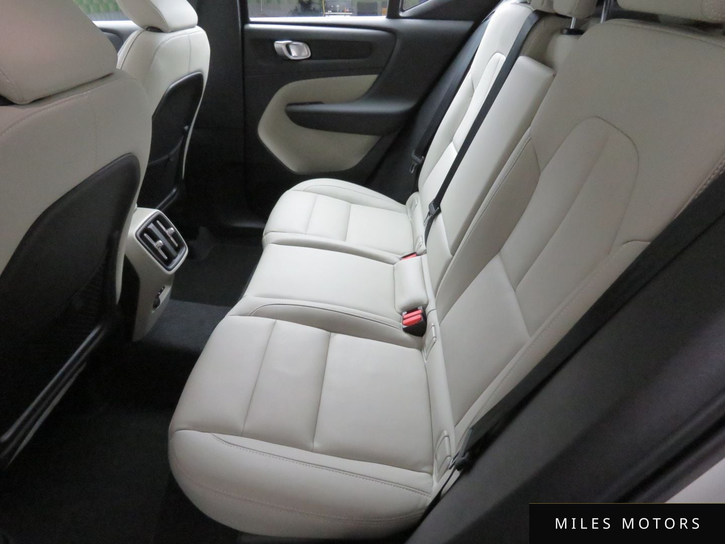 Volvo XC40 2026 — миниатюра 9