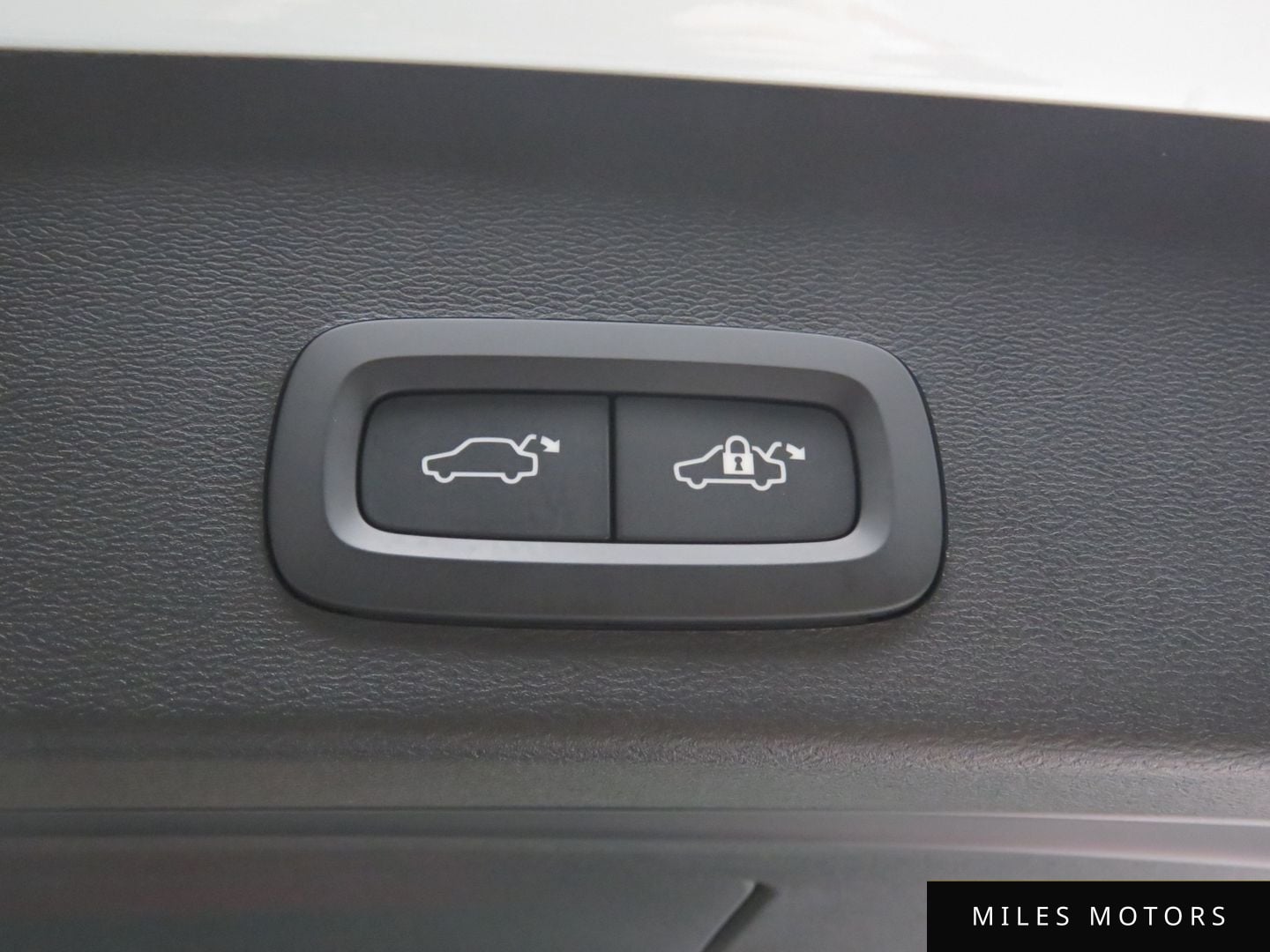Volvo XC40 2026 — миниатюра 11