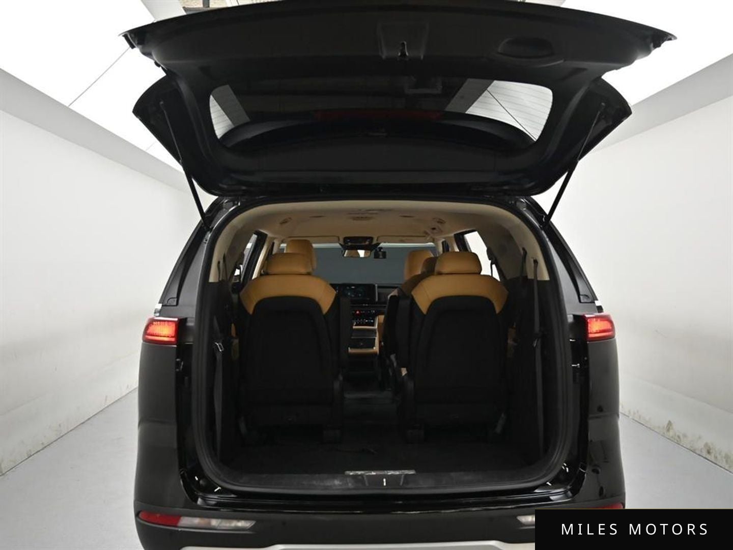 Kia Carnival 2023 — миниатюра 12