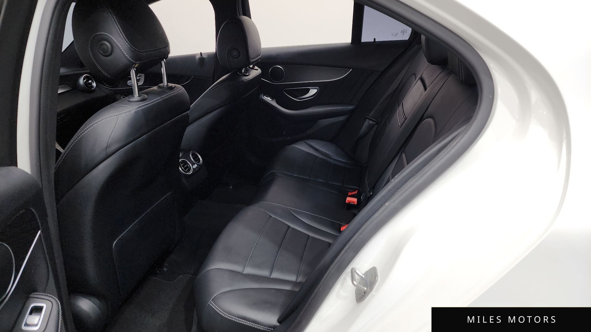 Mercedes-Benz C-Class W205 2017 — миниатюра 11