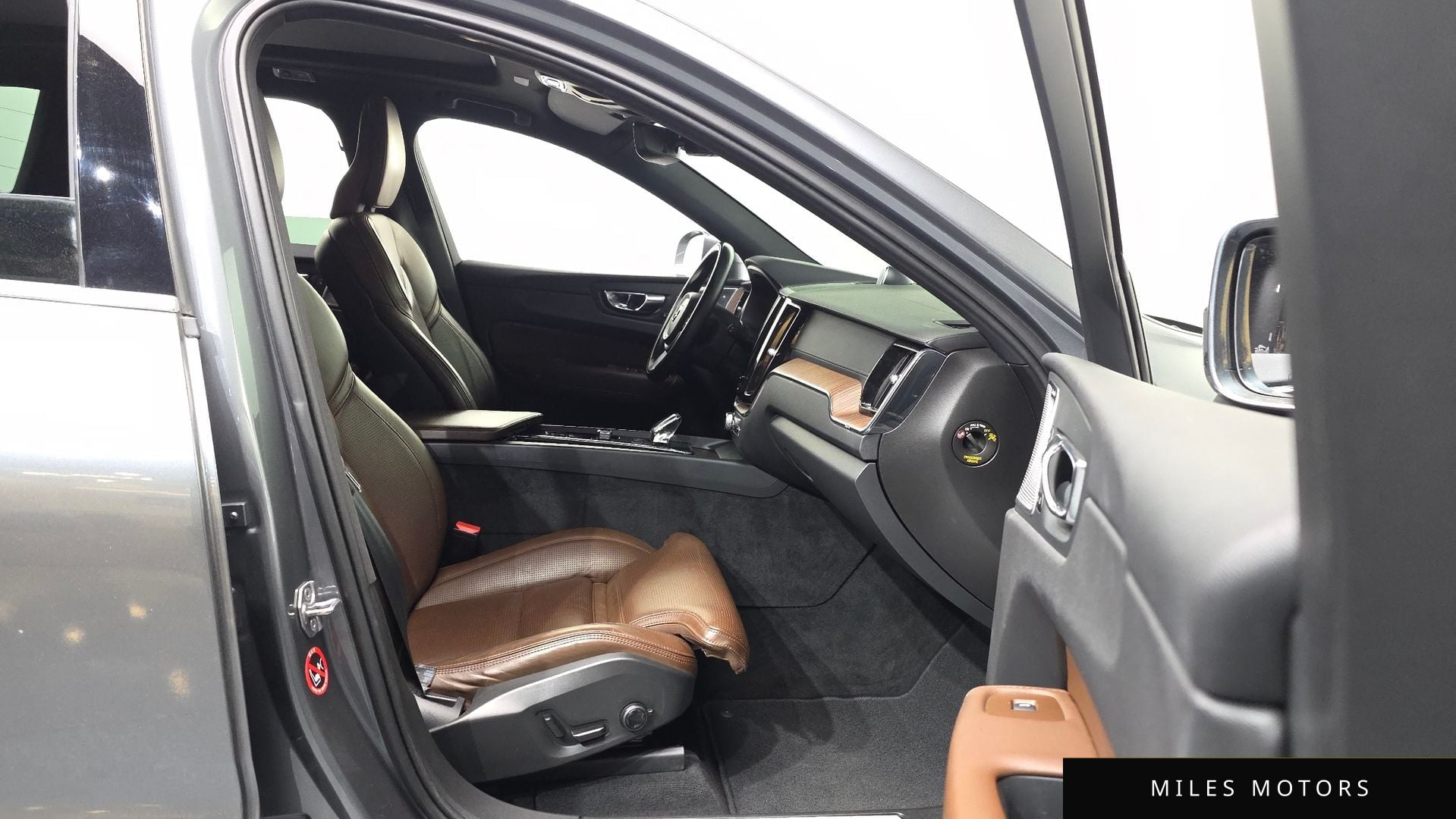 Volvo XC60 2021 — миниатюра 11