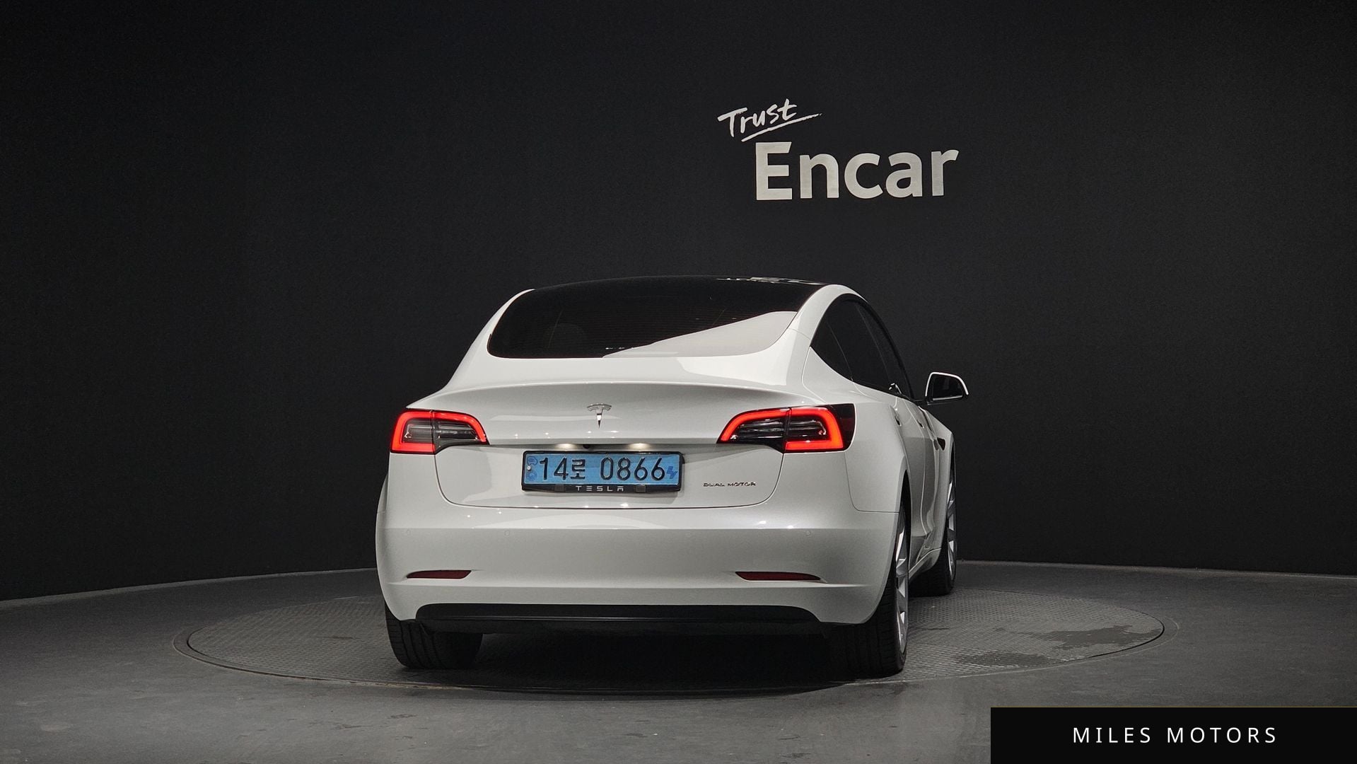 Tesla Model 3 2021 — миниатюра 3