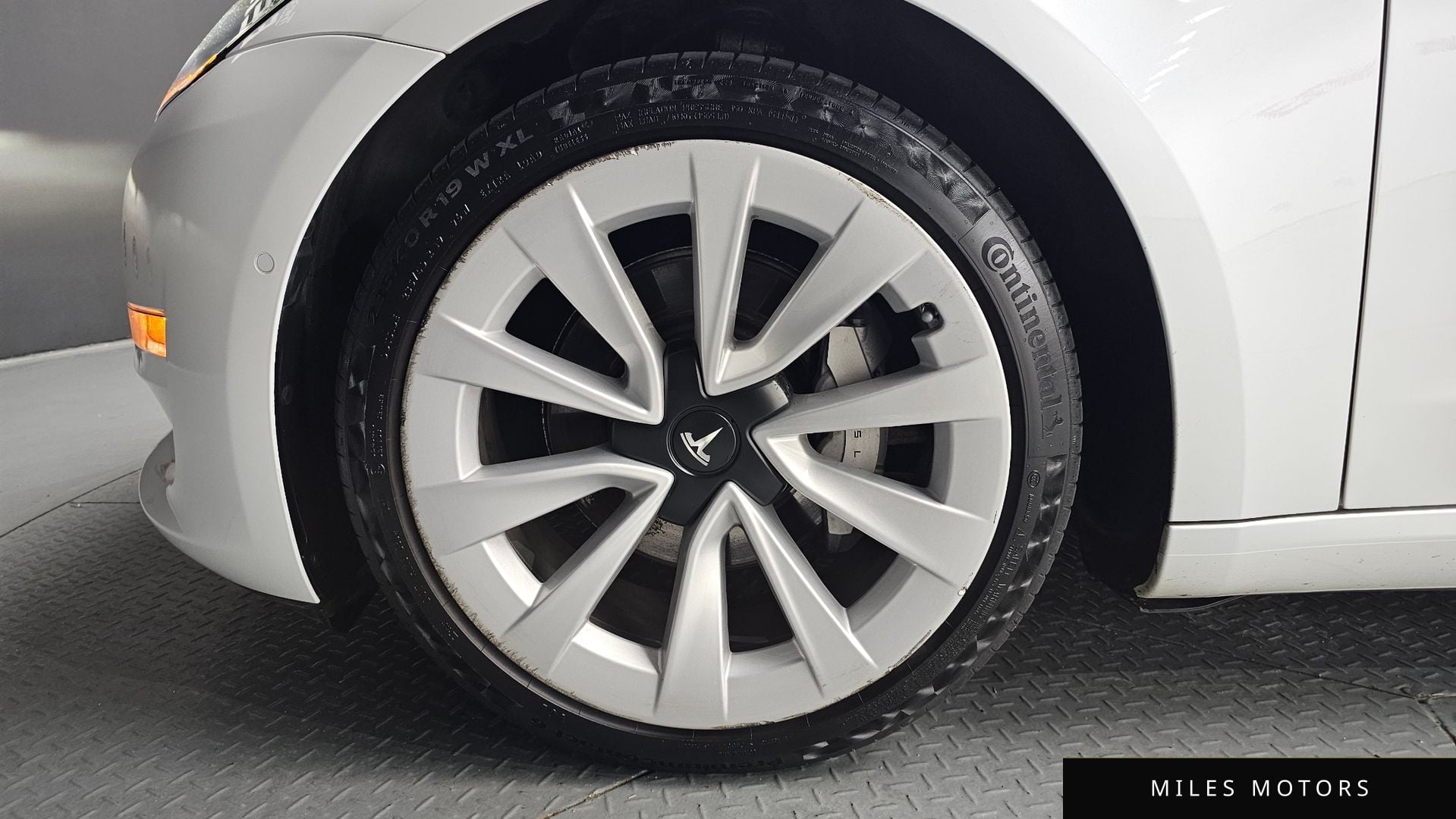 Tesla Model 3 2021 — миниатюра 4